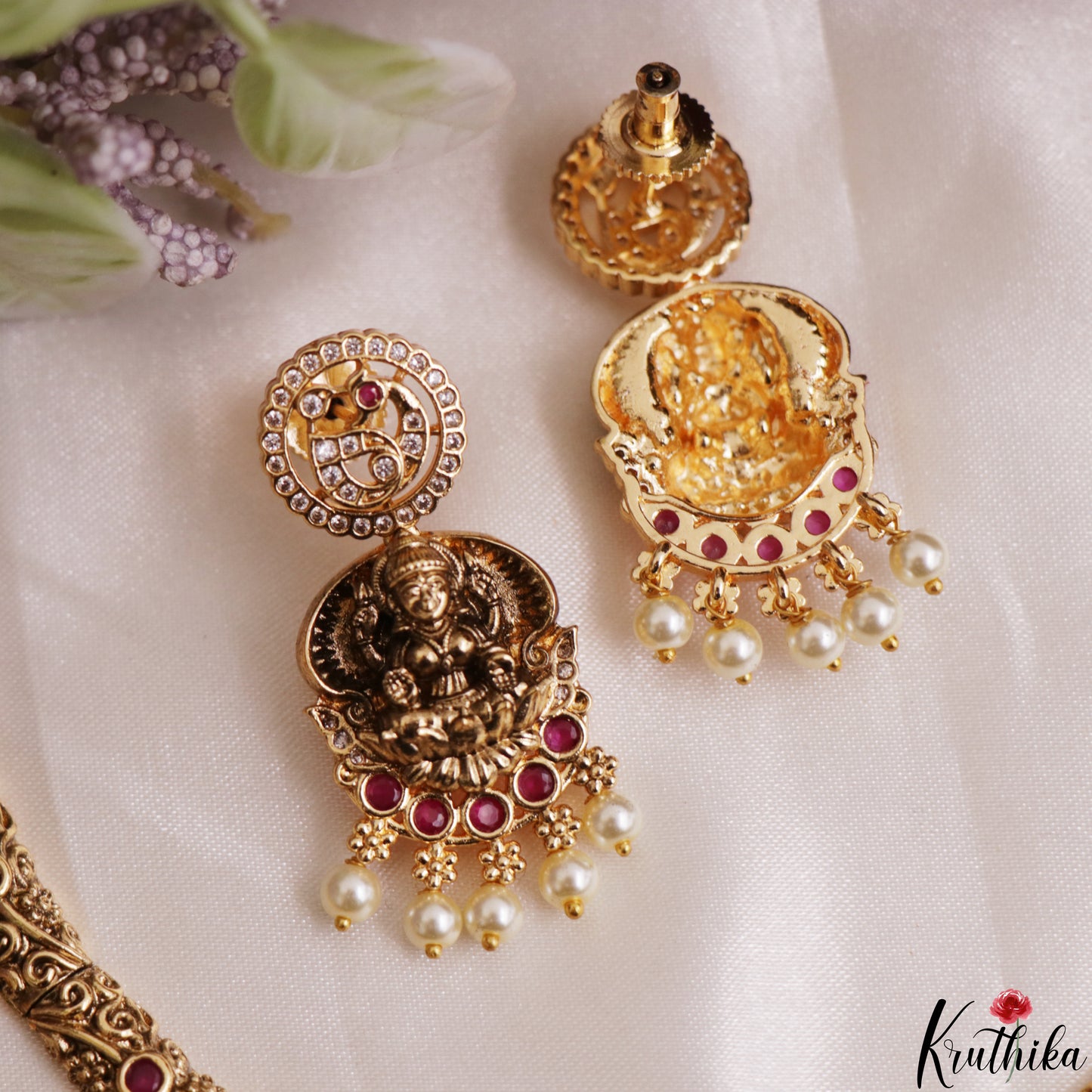 Traditional Antique Lakshmi Peacock Motifs Bottu Necklace With Pearl Drops NC3200 (Available In 2 Colors)