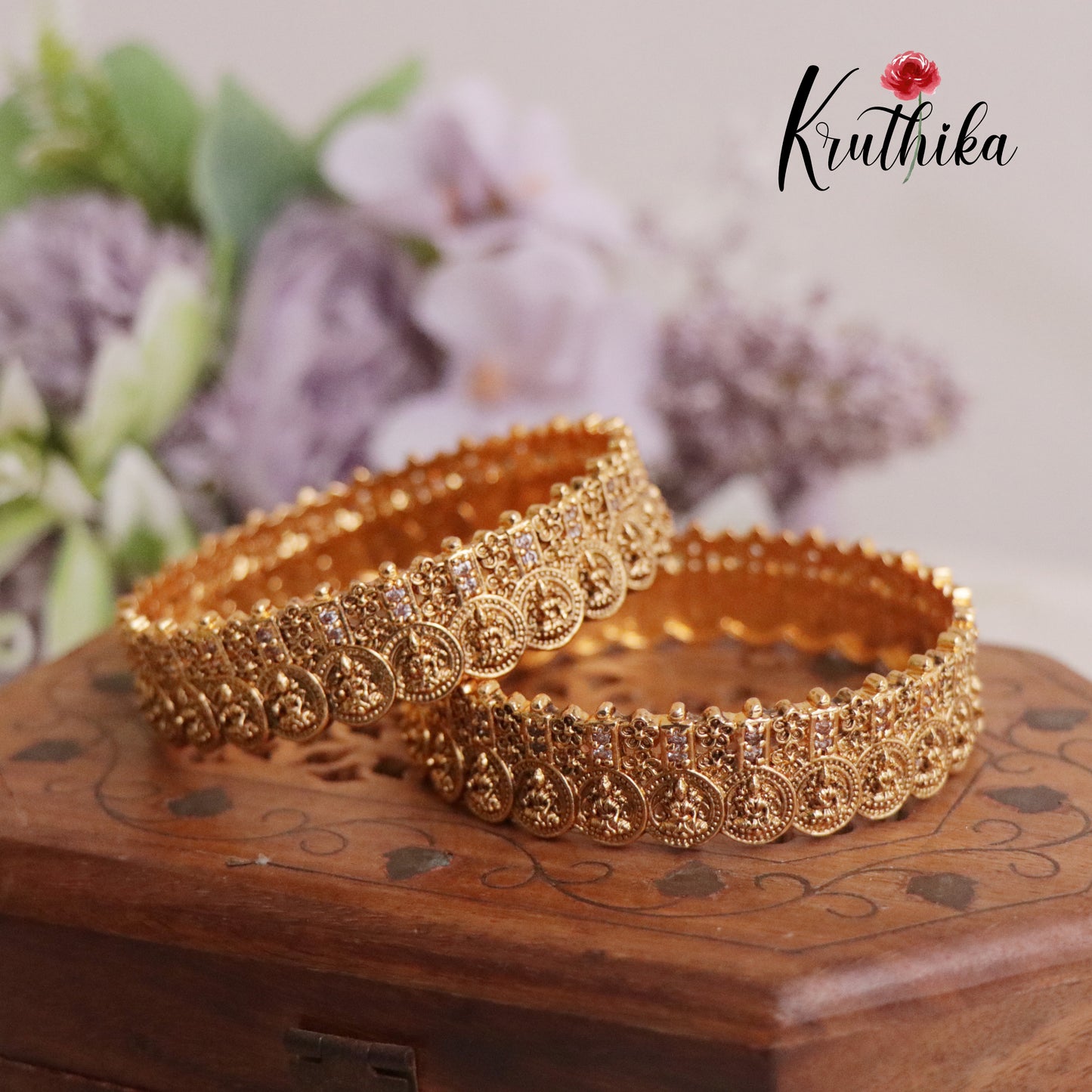 Beautiful Antique Lakshmi Coin/Bottu Bangles B194 (Available in 3 Colour)