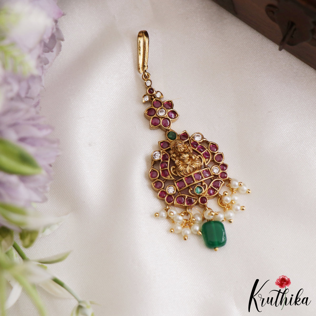 Charming Lakshmi Kemp Maag Tikka MT411