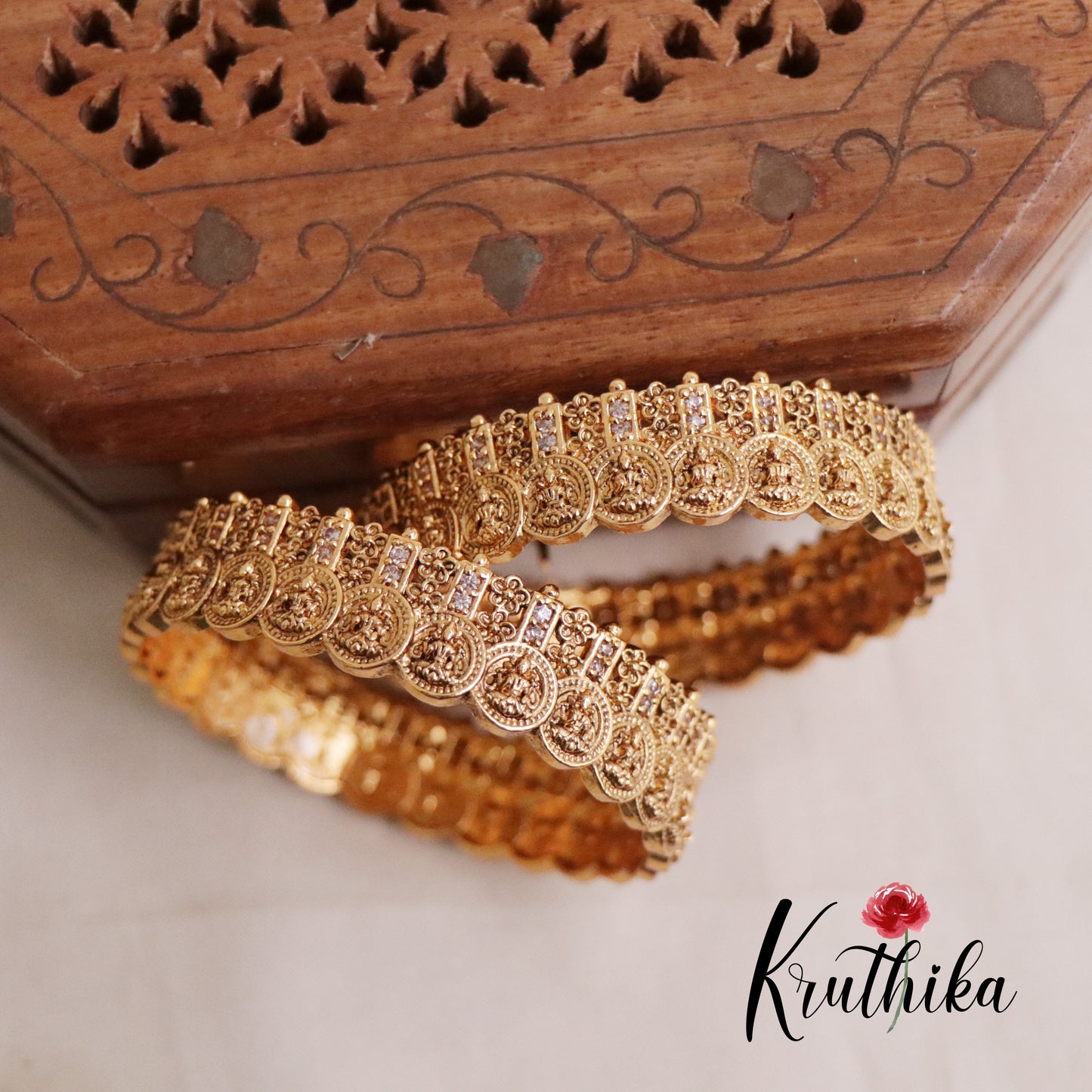 Beautiful Antique Lakshmi Coin/Bottu Bangles B194 (Available in 3 Colour)
