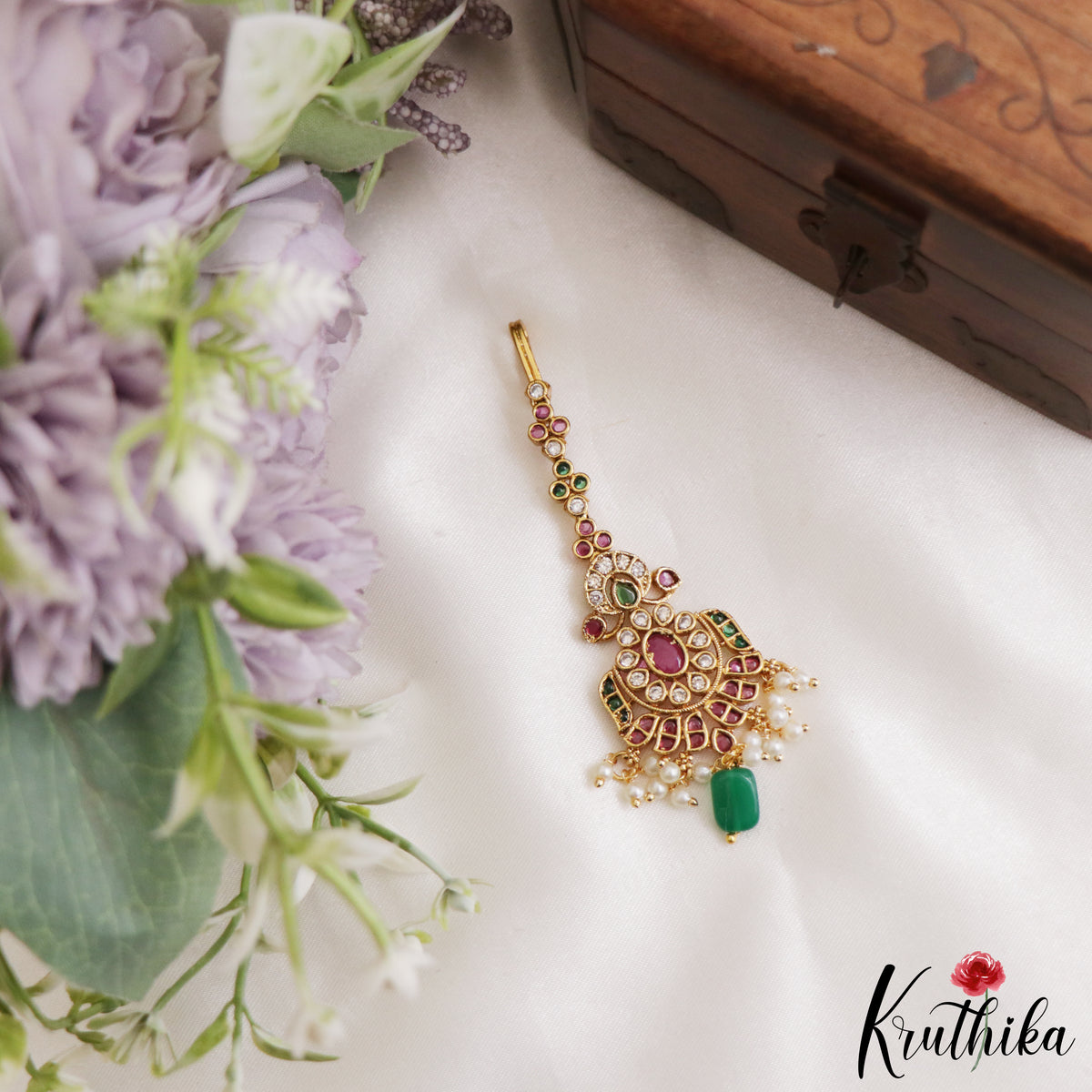 Pretty Floral Maang Kemp Tikka MT412