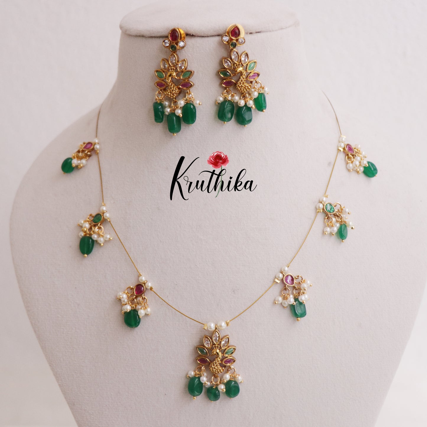 Beautiful Kemp Peacock Invisible Chain with Green Beads Drops NC2302