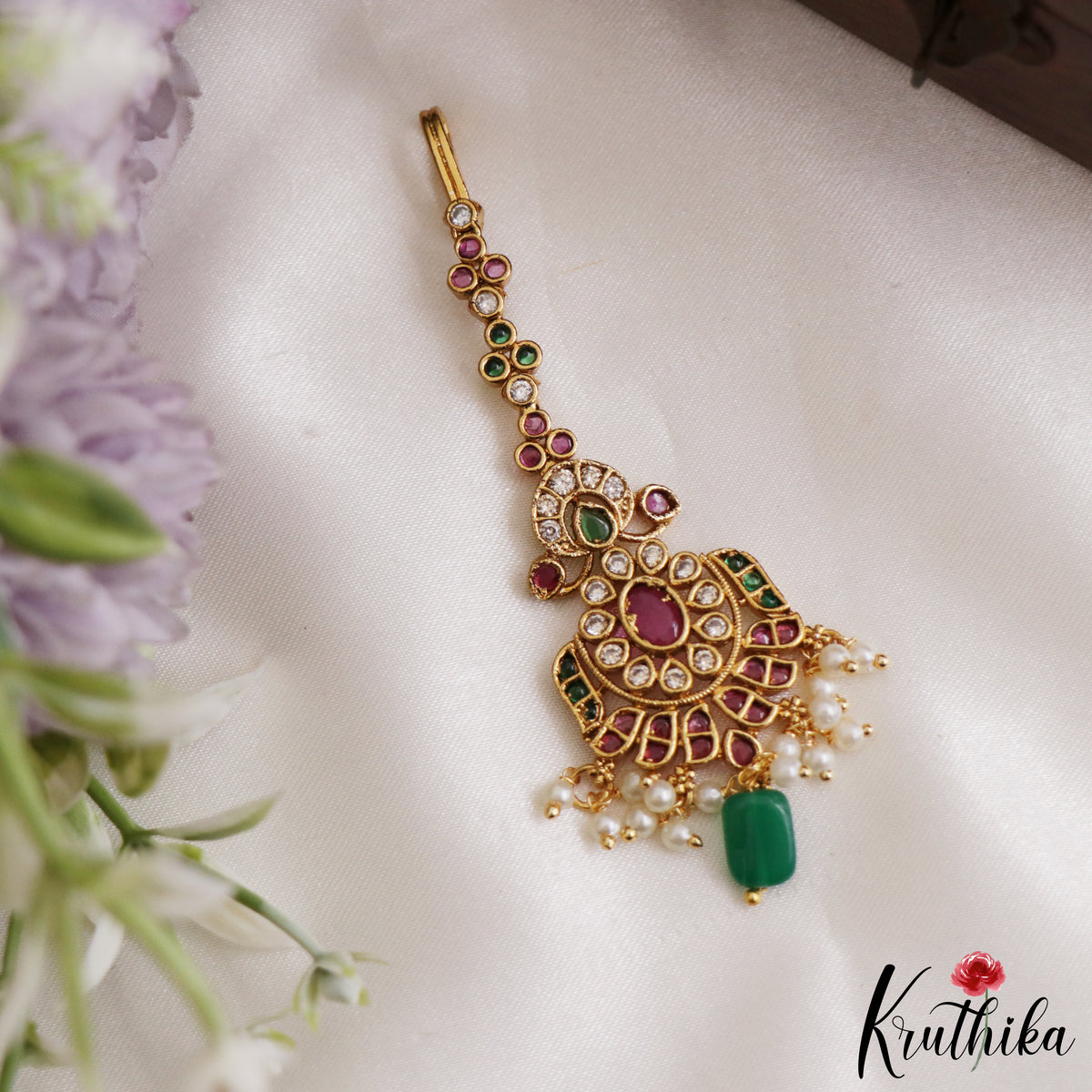 Pretty Floral Maang Kemp Tikka MT412