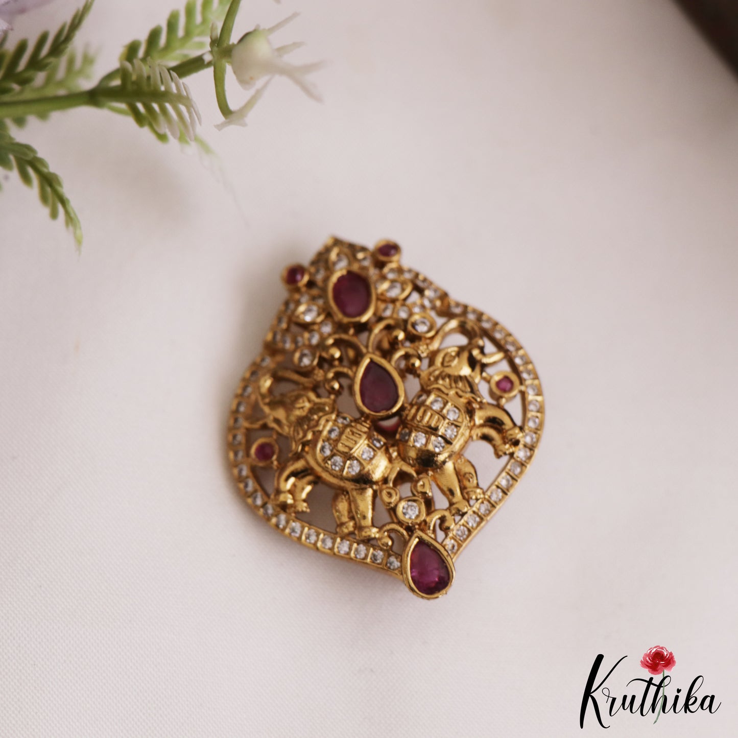 Classic Antique Elephant Motifs Saree Pin SP59