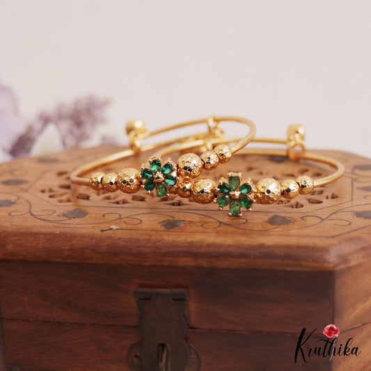 Pretty Gold-Tone Floral Adjustable Kada B511 (Set Of 2)