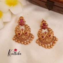 Peacock Kemp golden bead drop earrings E47