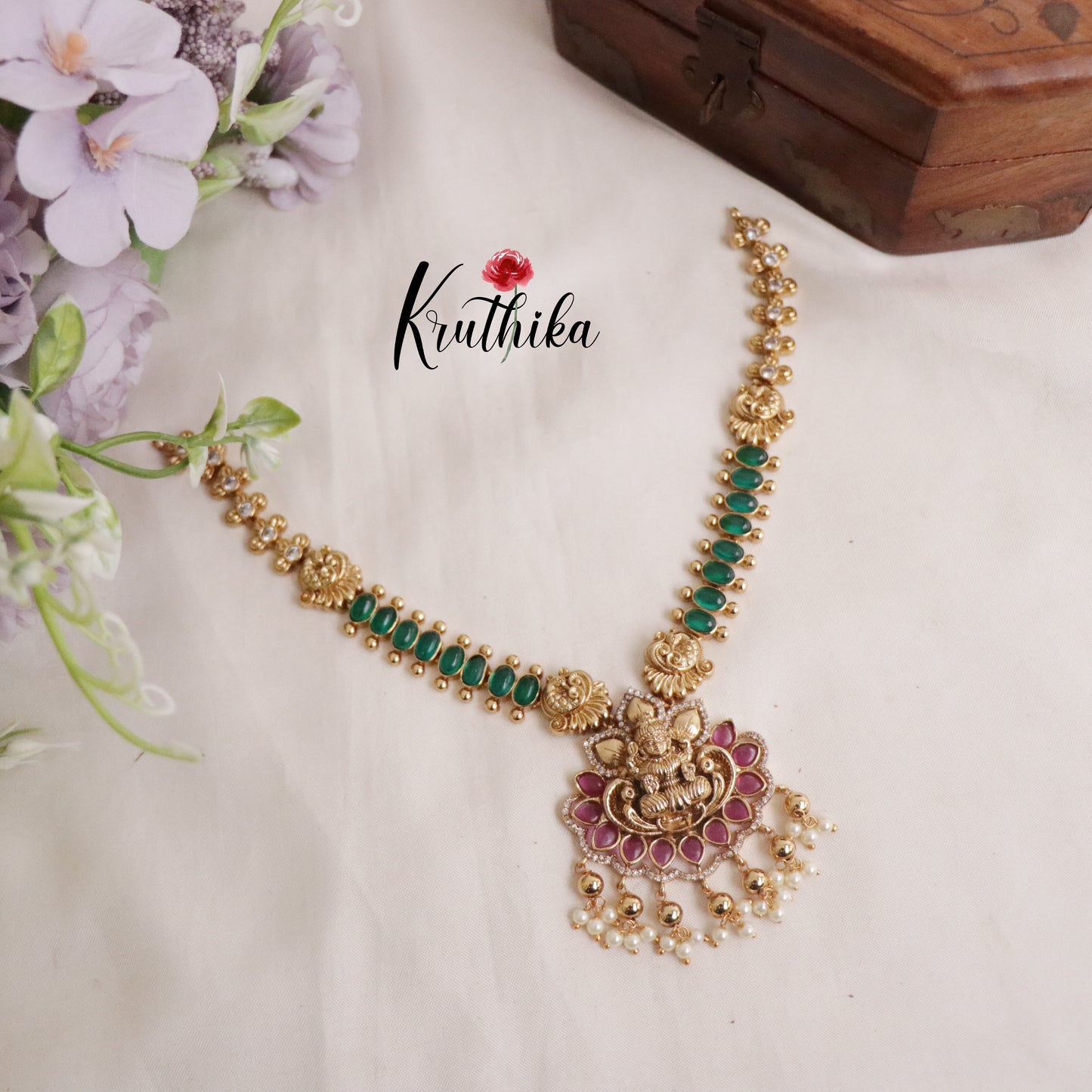 Beautiful AD Victorian Temple Lakshmi Pendant Necklace NC2179