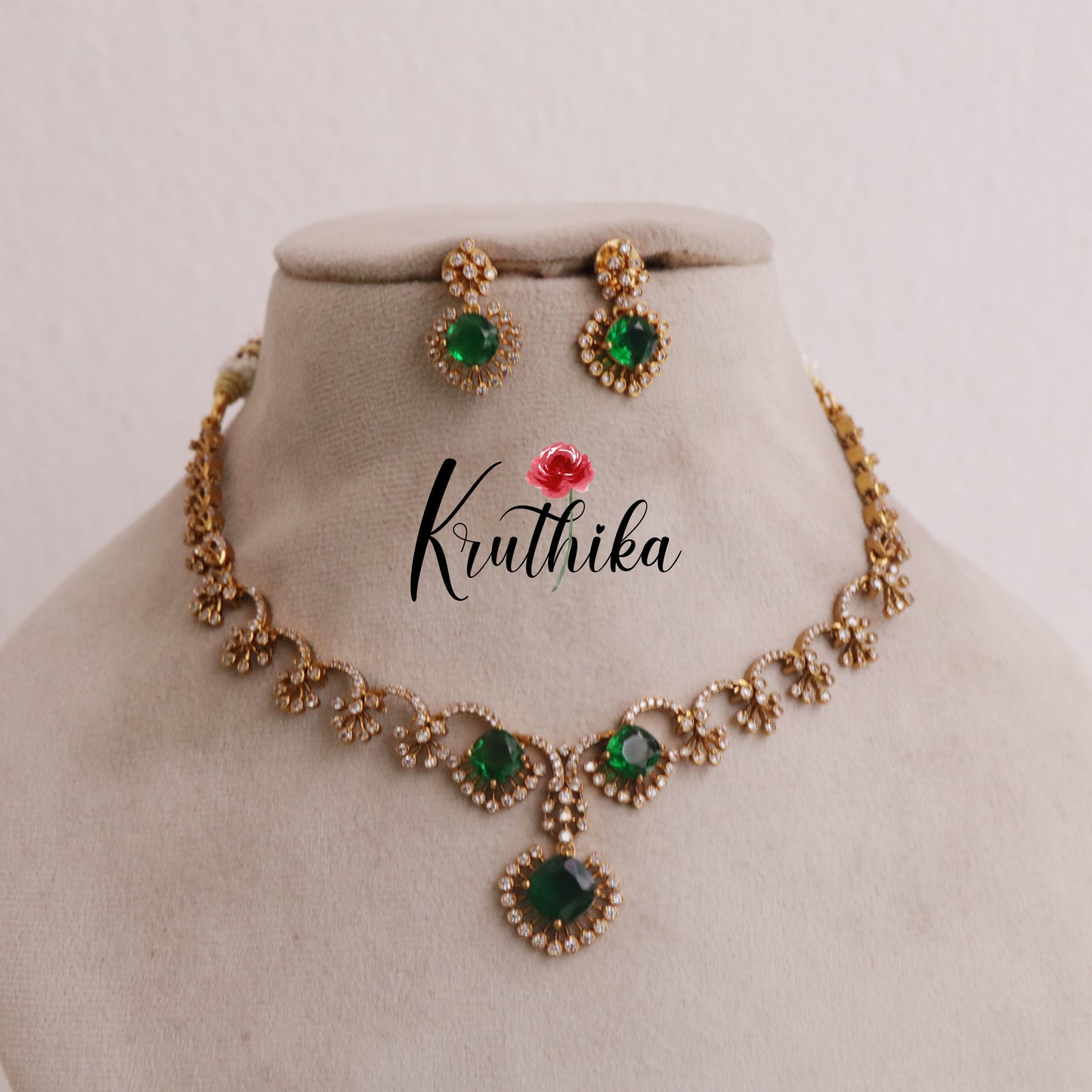 Beautiful AD Victorian Necklace NC1965 (Available in 3 Colours)