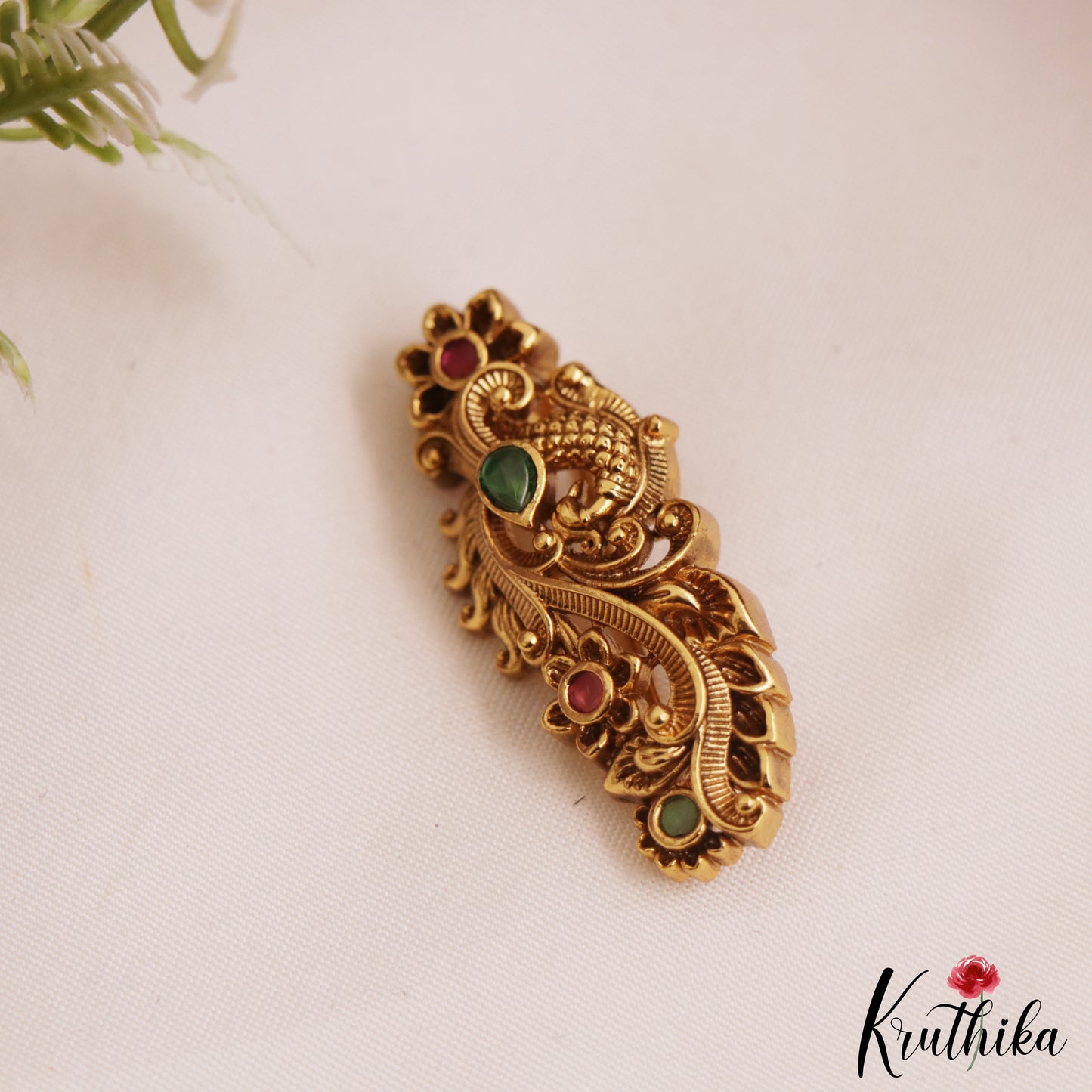 Pretty Antique Peacock Motifs Saree Pin SP62