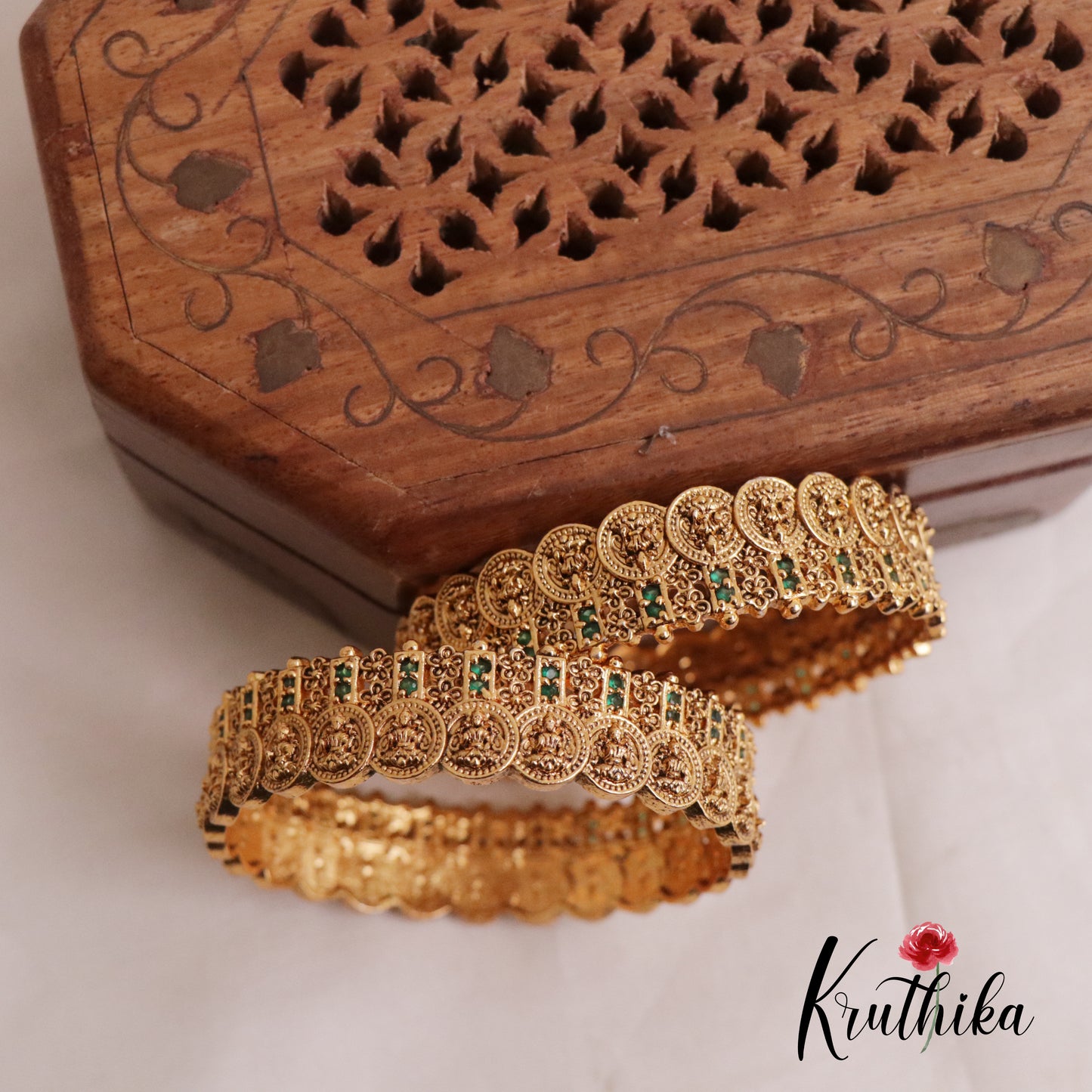 Beautiful Antique Lakshmi Coin/Bottu Bangles  B194 (Available in 2 Colour)
