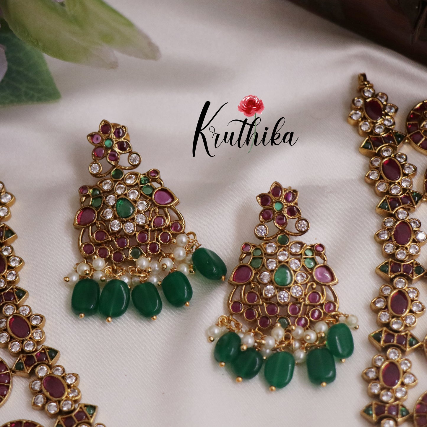 Classic Kemp Kasu Necklace with Detachable Pendant with Green Beads Drops NC2301