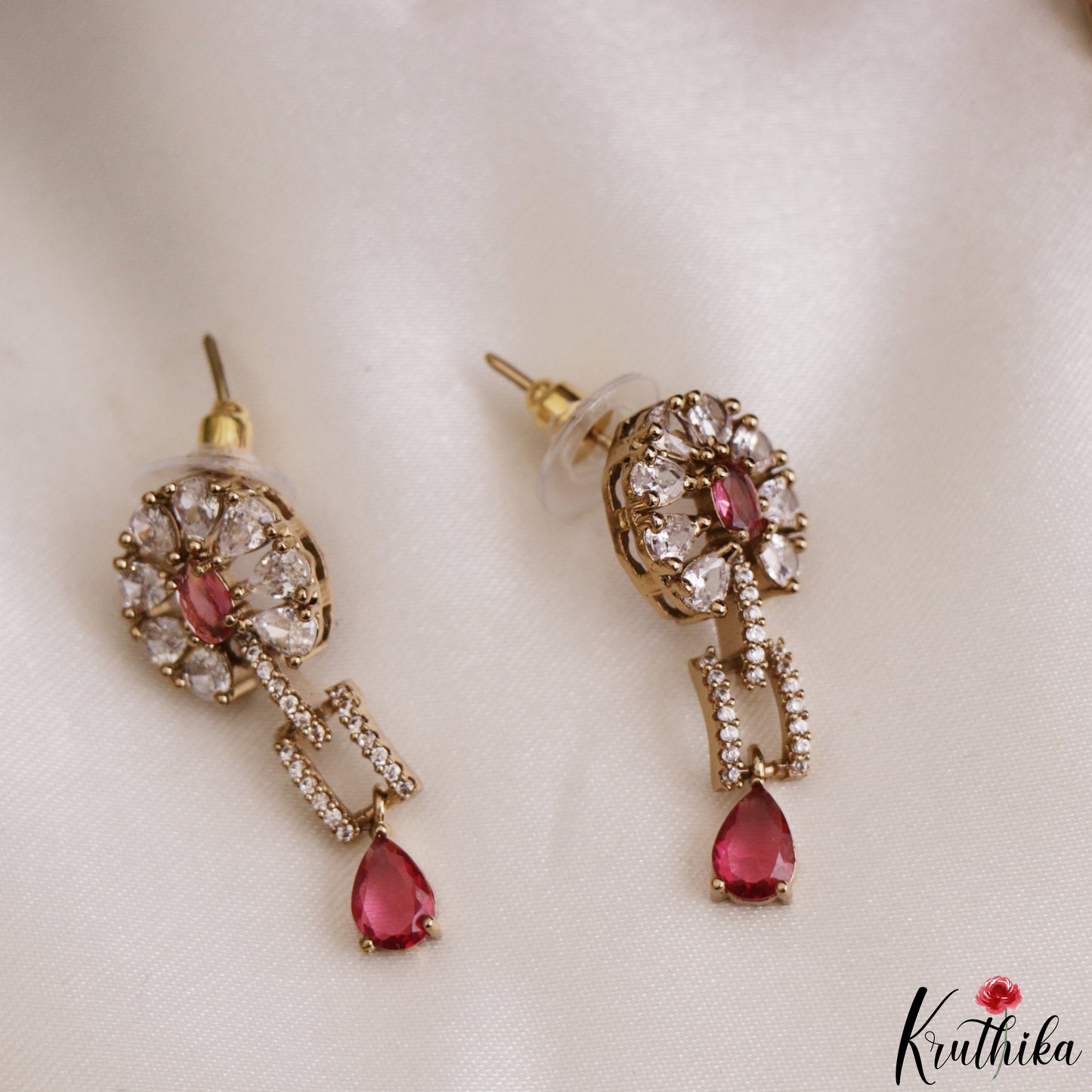 Pretty Floral Motifs CZ Victorian Choker NC3280 (Available In 2 Colors)