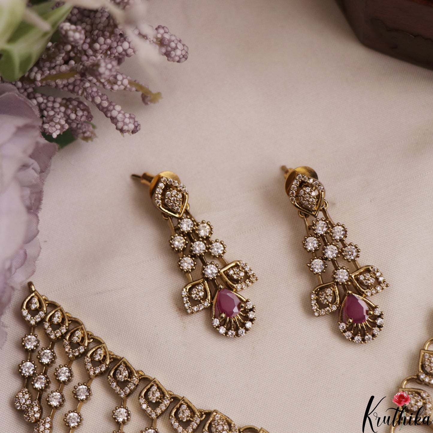 Sparkling Teardrop Motifs Gold-Tone AD Victorian Choker NC3021 (Available In 2 Colors)