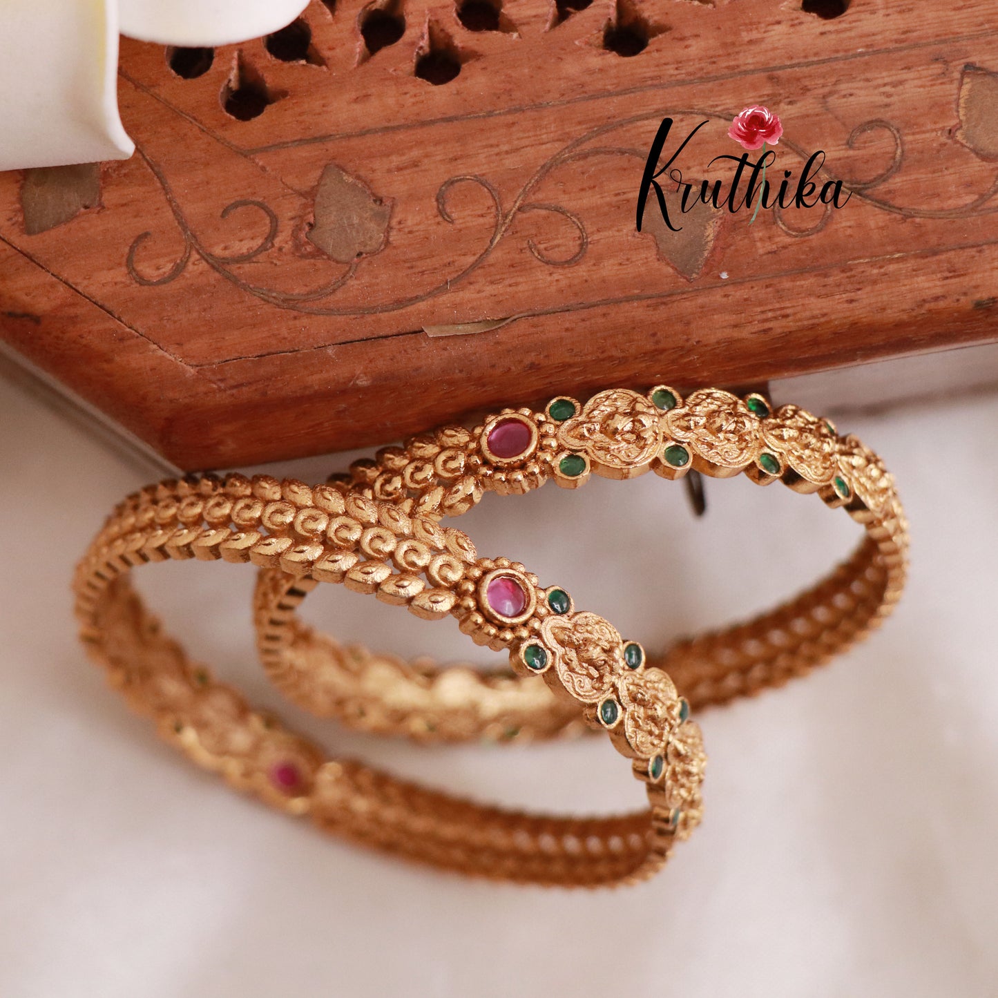 Simple Lakshmi bangles B125