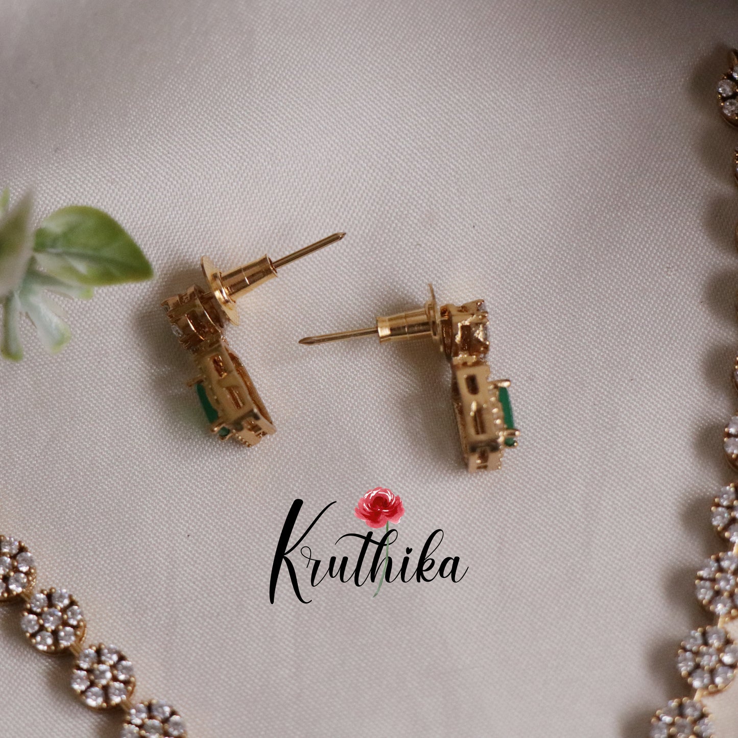 Simple CZ Sparking Victorian Necklace Sets NC2172 (Available in 3 Colours)