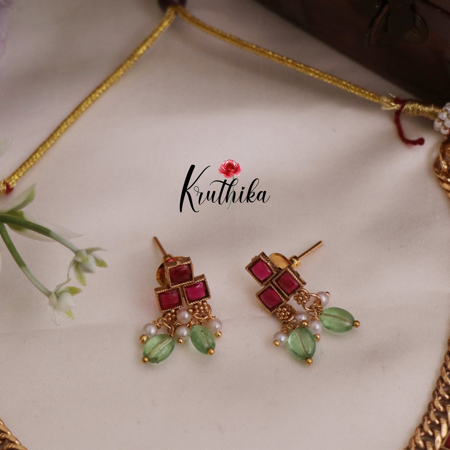 Trendy Jalebi Style Kemp Chocker with Paste Beads Drops NC2322