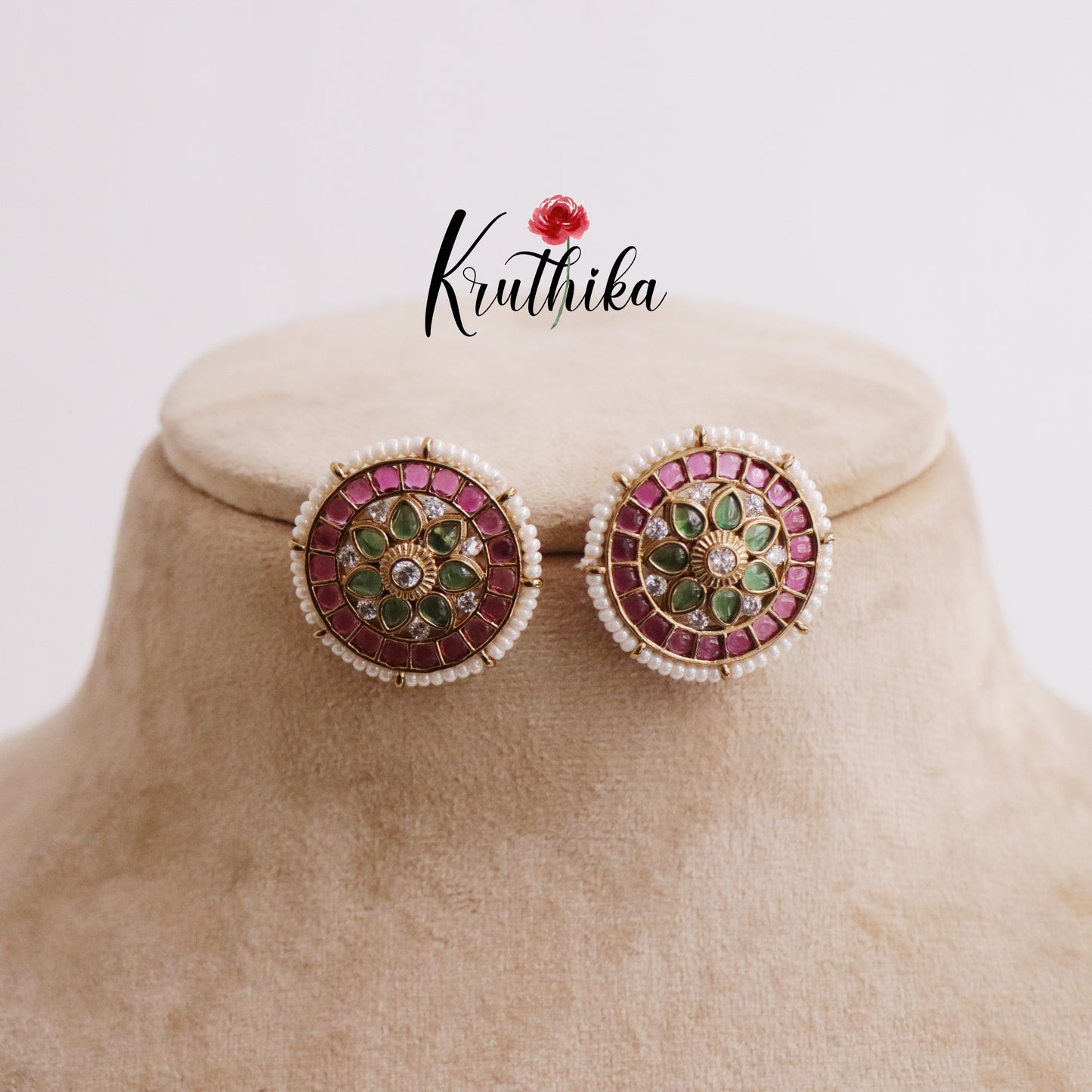 Beautiful Kemp Pearl Border Ear studs E649 (Available in 3 Colours)