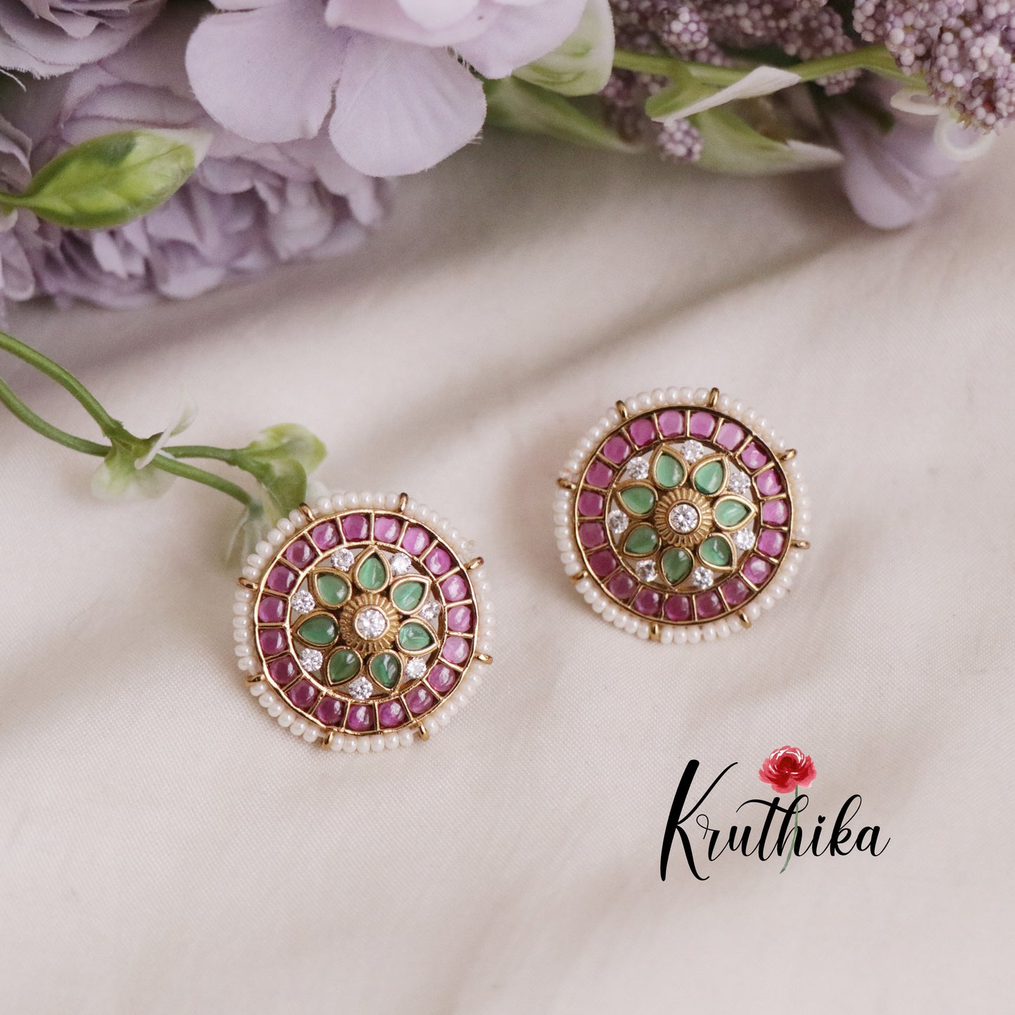 Beautiful Kemp Pearl Border Ear studs E649 (Available in 3 Colours)