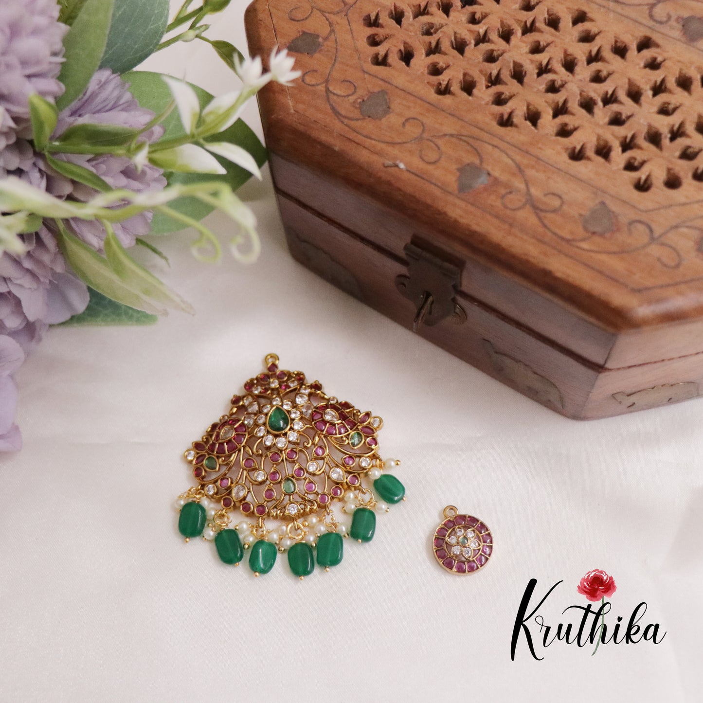 Classic Kemp Kasu Haaram with Detachable Pendant with Green Beads Drops LH1952