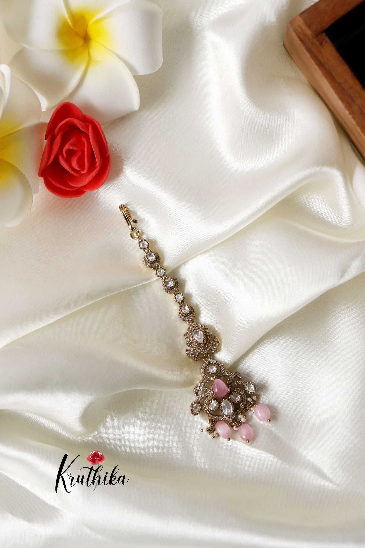 Simple Victorian Maang tikas MT156