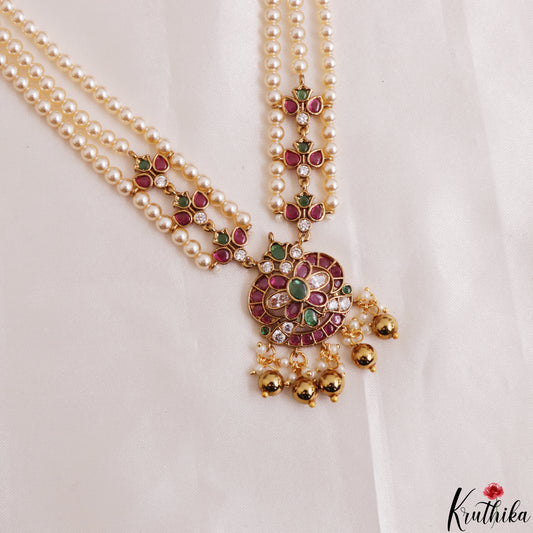 Trendy Multi Strand Pearl Chain With Kemp Floral Pendant LH2198