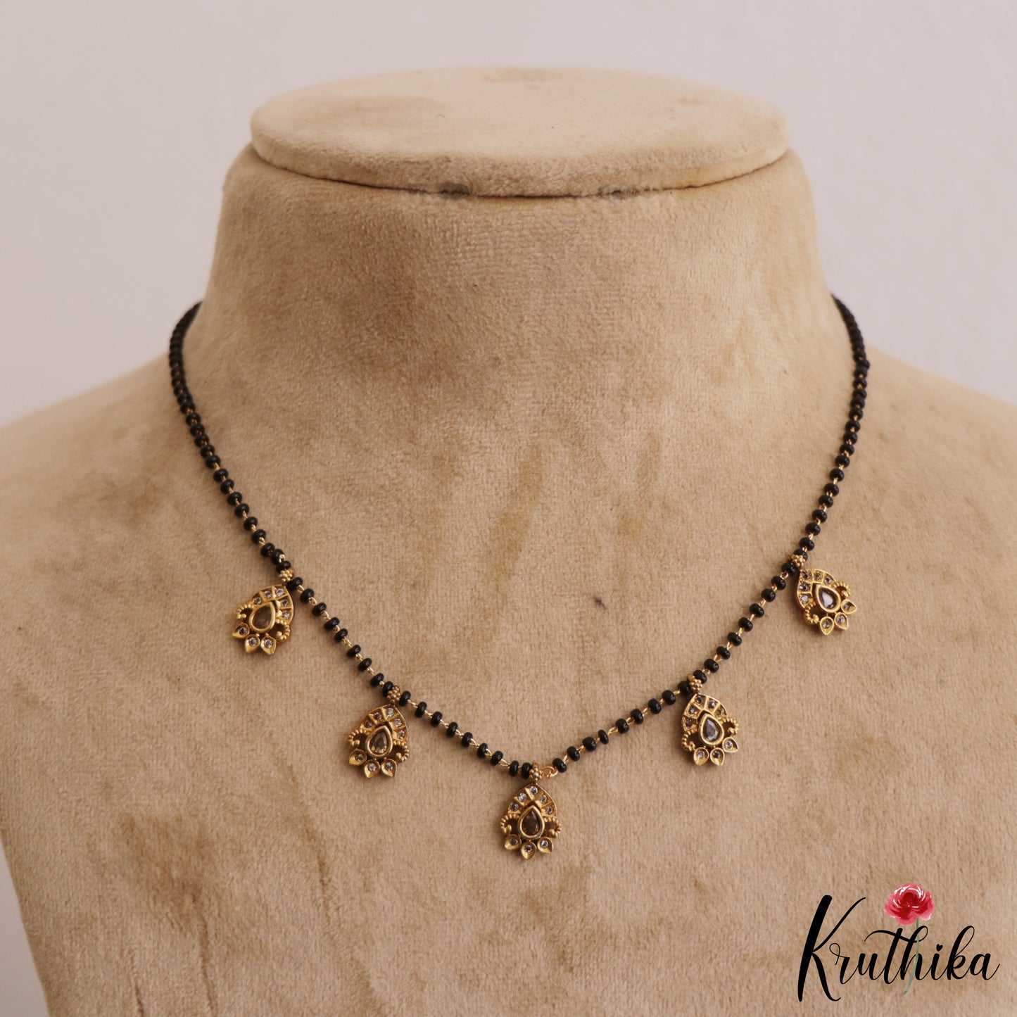 Elegant Leaf Motifs Mangalsutra NC2643