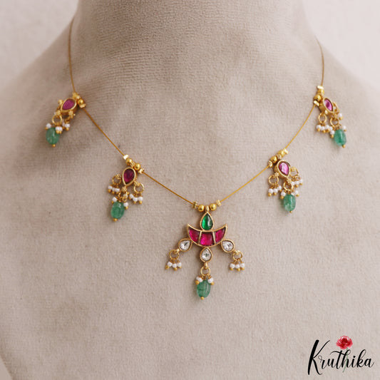Simple Teardrop Motifs Jadau Invisible Chain With Green Bead Drops NC2974