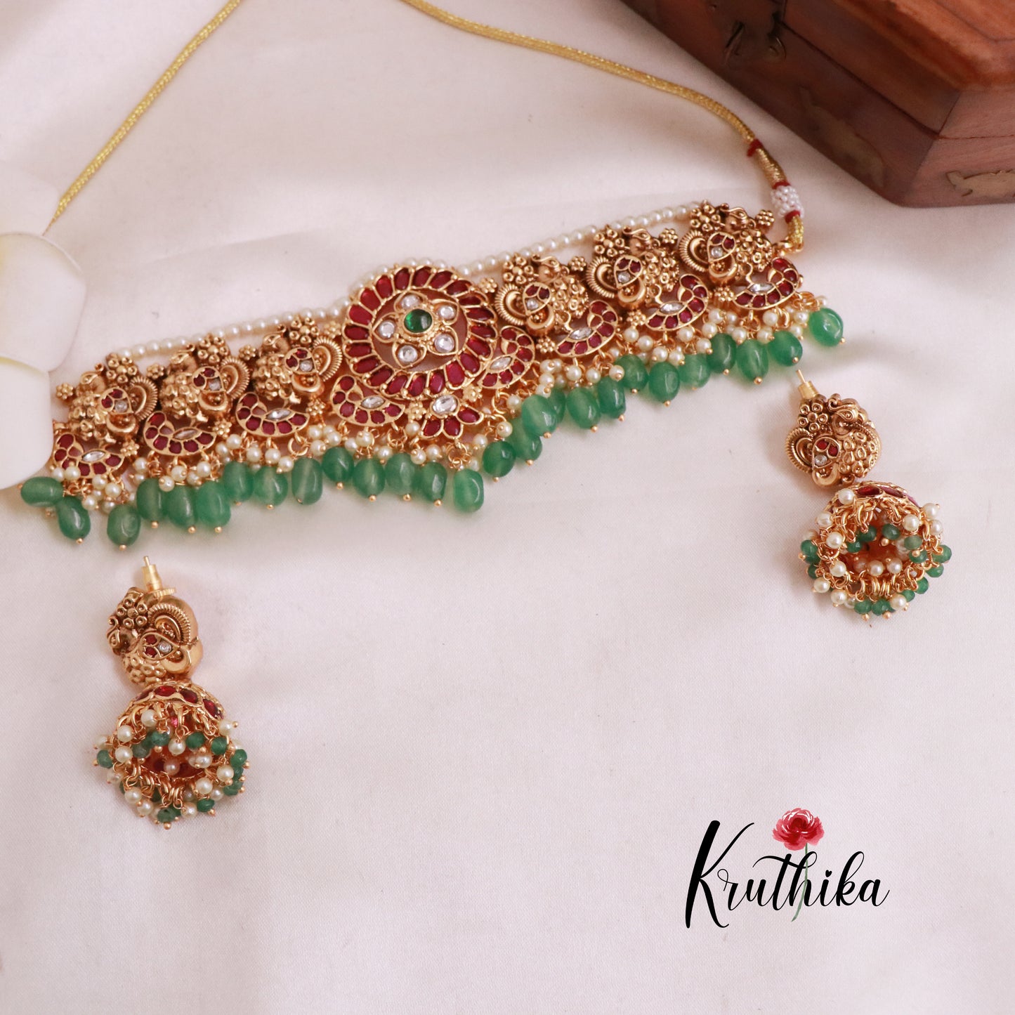 Premium kemp floral choker with green beads NC2015