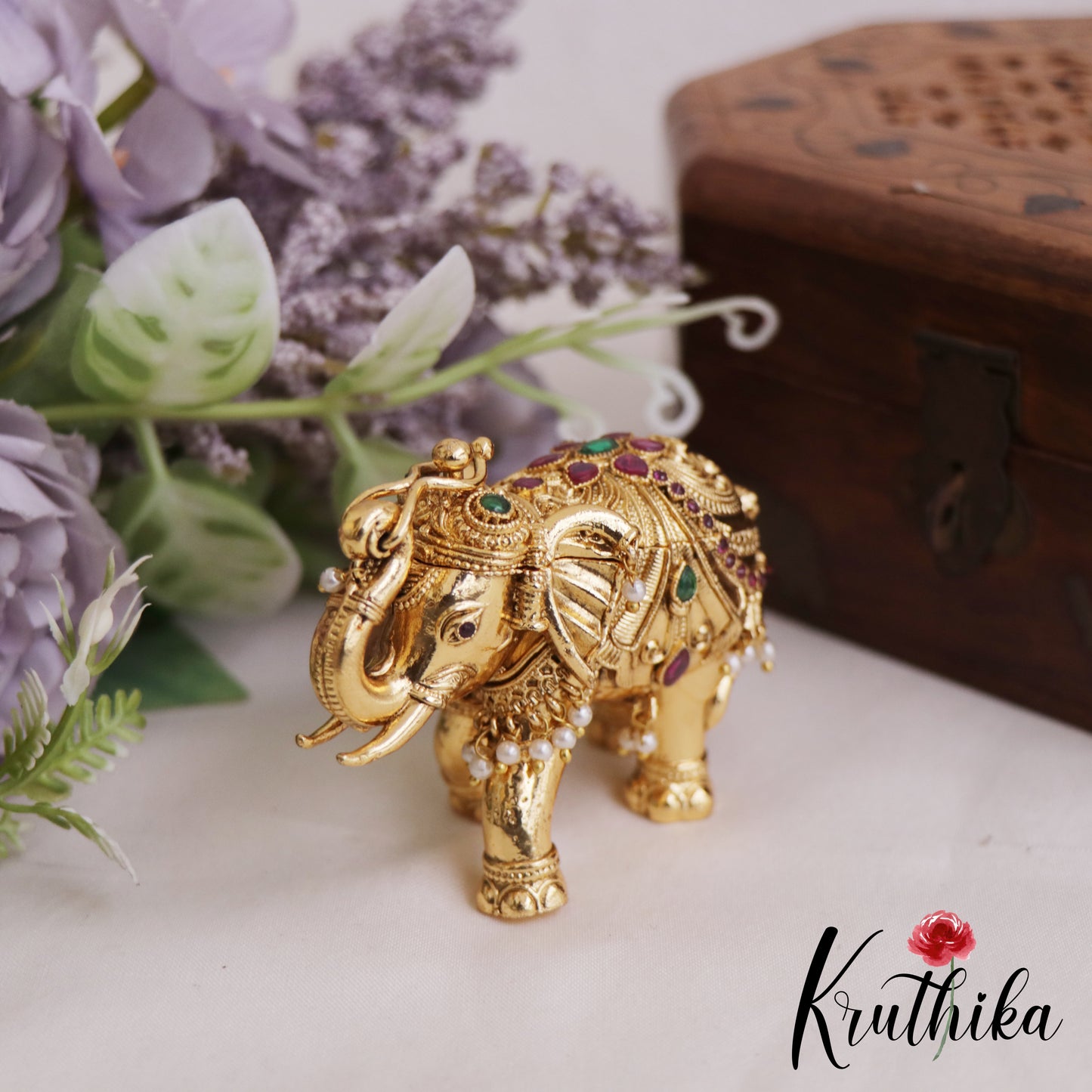 Beautiful Antique Elephant Motifs Kumkum Box K27
