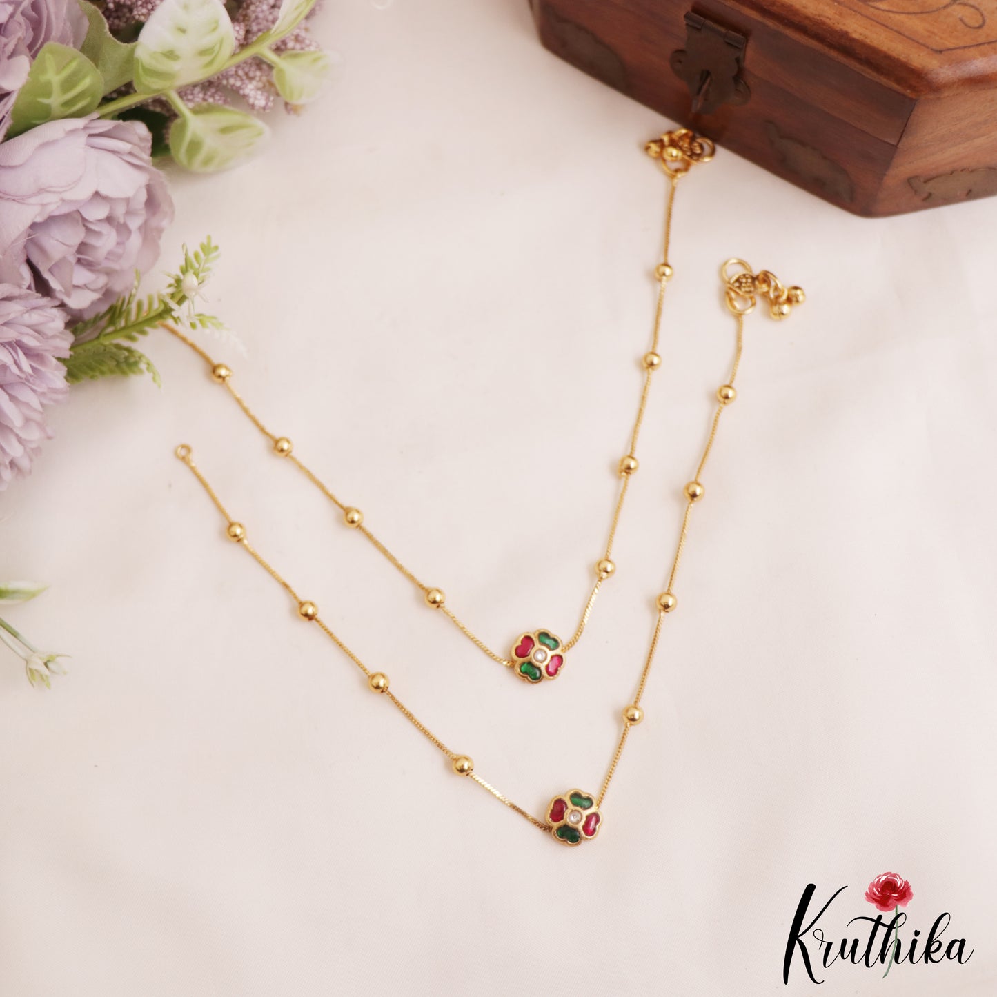 Elegant Floral Motifs Gold-Tone Jadau Anklets A62