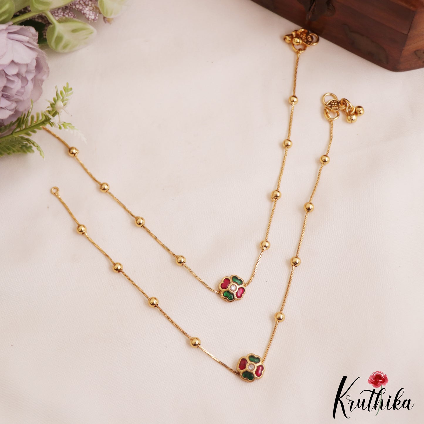 Elegant Floral Motifs Gold-Tone Jadau Anklets A62