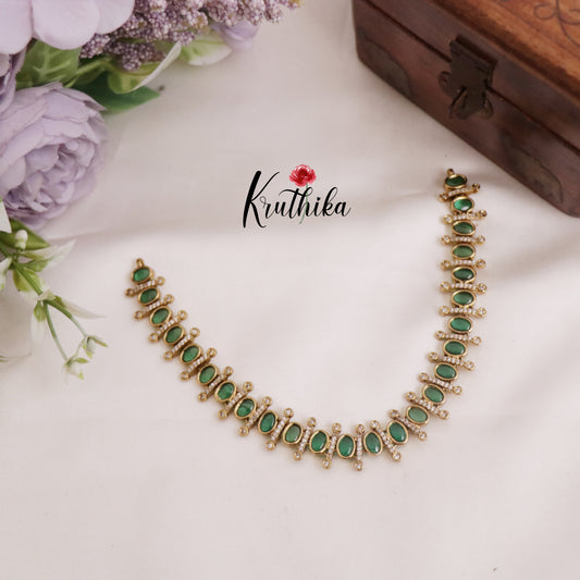 Classic Victorian Emerald Oval Choker with Studs NC2318