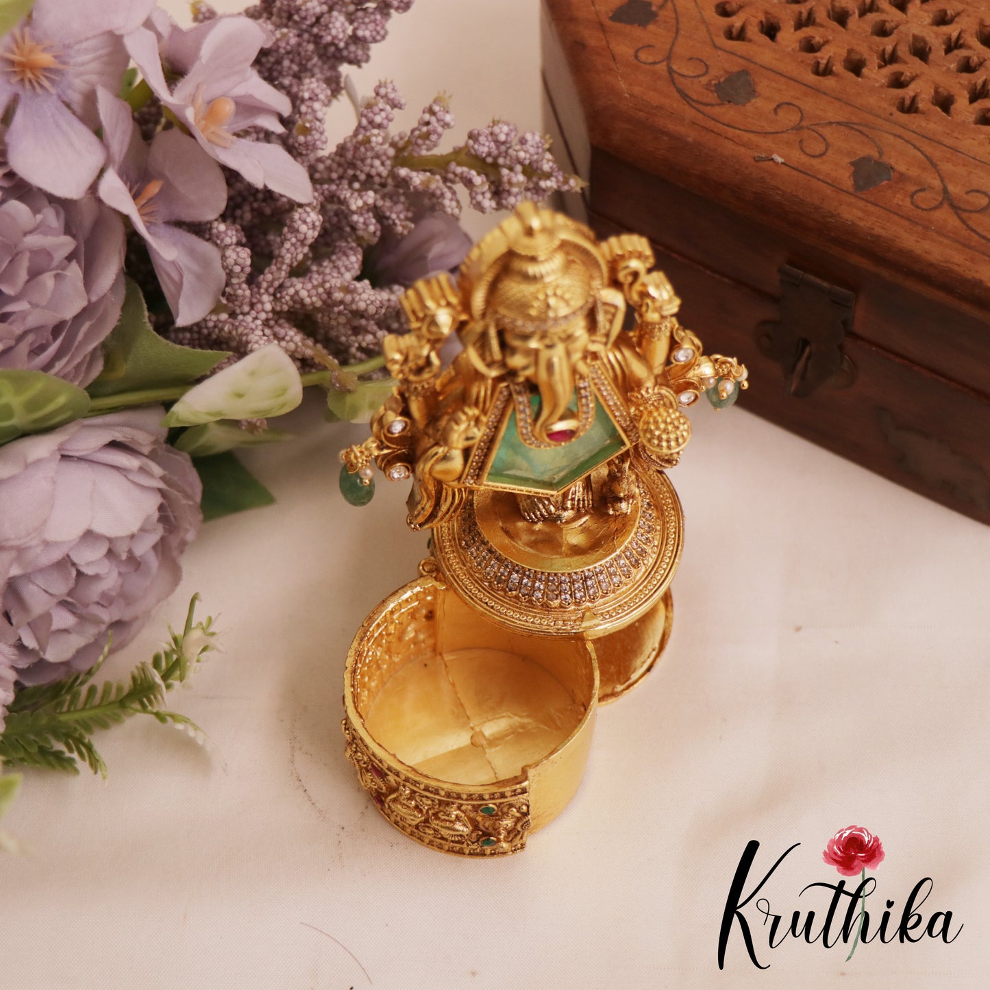 Premium Lord Ganesha Kumkum Box K30 (Available In 4 Colors)