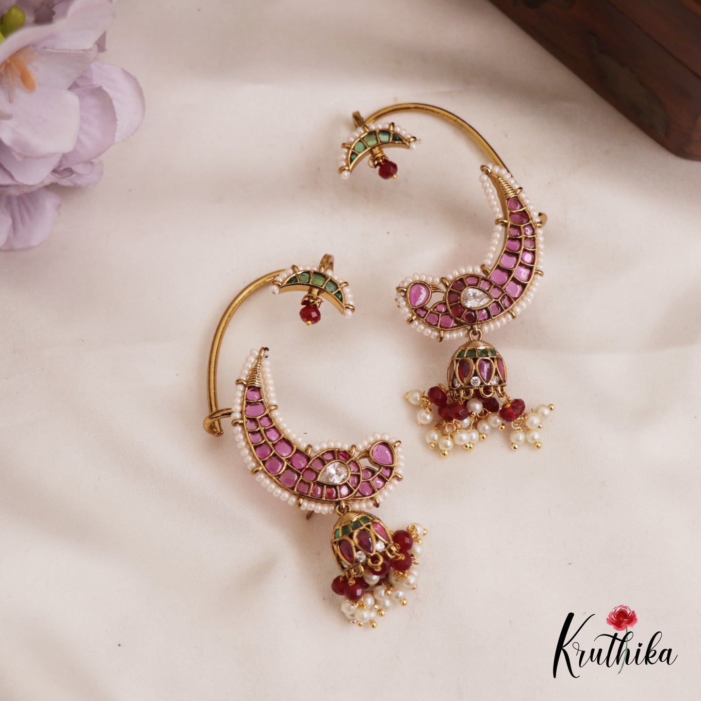 Beautiful Peacock Motifs Kemp Ear Cuff With Bead And Pearl Drops E978 (Available In 2 Colors)