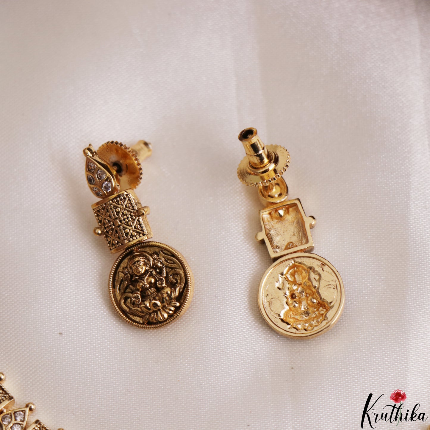 Elegant Antique Lakshmi Motifs Kasu Choker NC3202