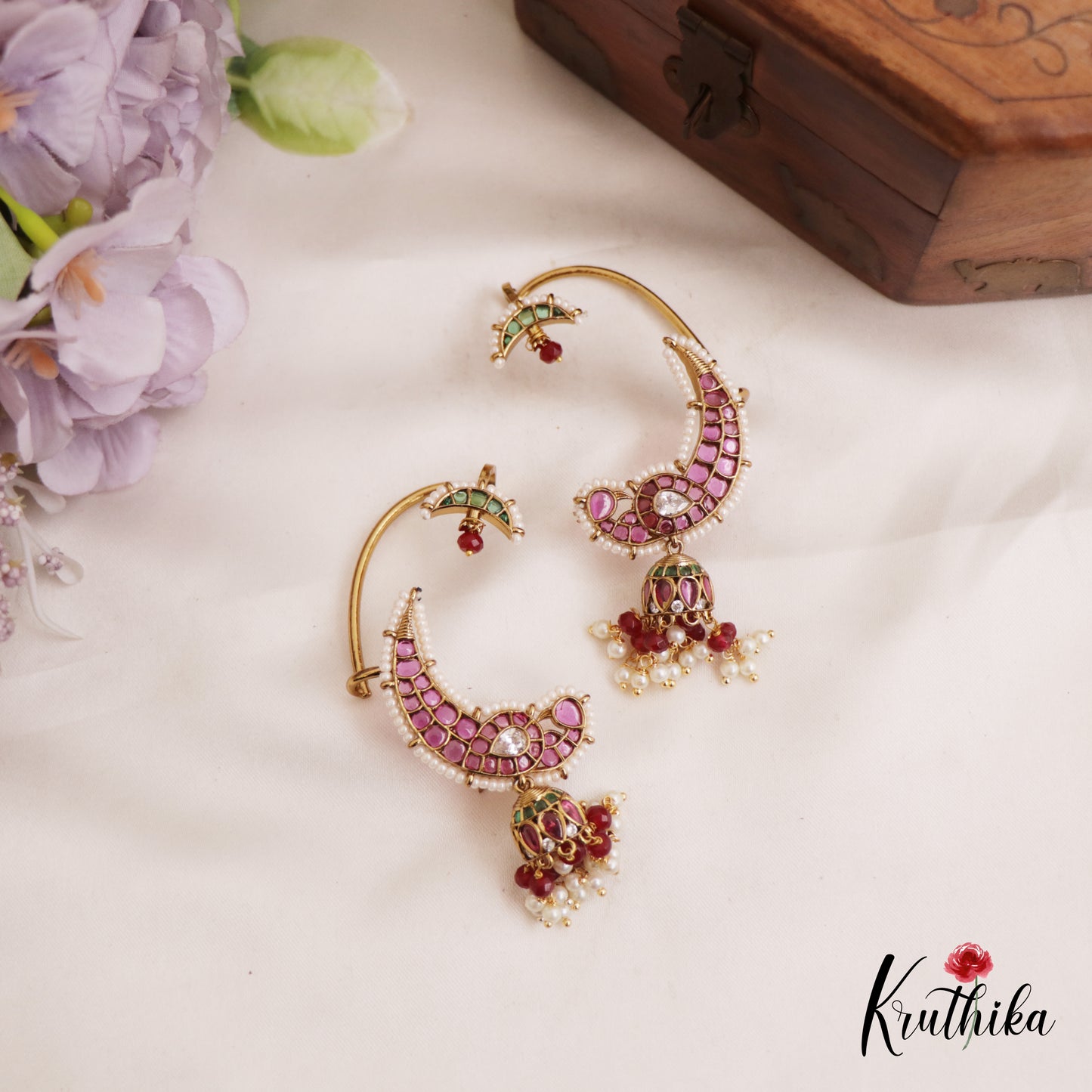 Beautiful Peacock Motifs Kemp Ear Cuff With Bead And Pearl Drops E978 (Available In 2 Colors)