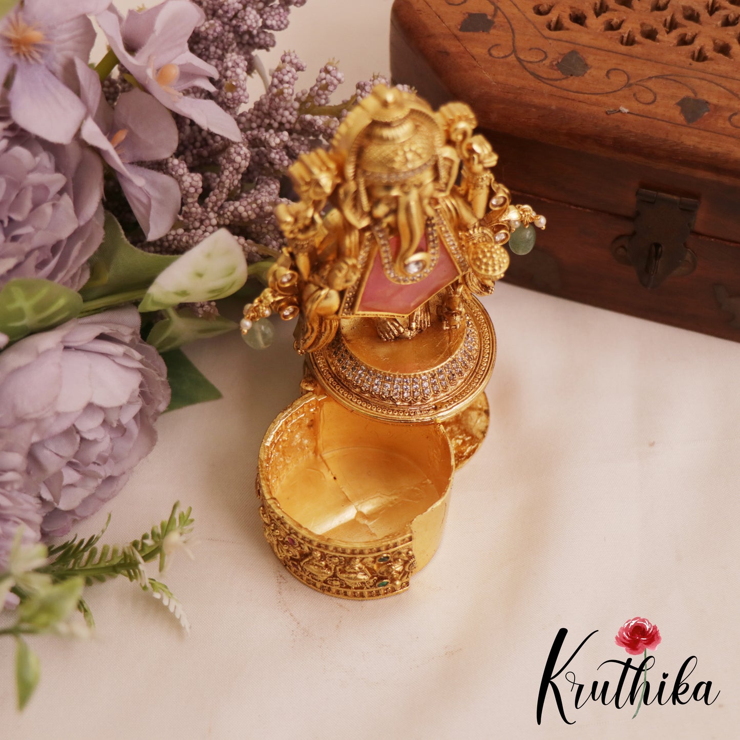 Premium Lord Ganesha Kumkum Box K30 (Available In 4 Colors)