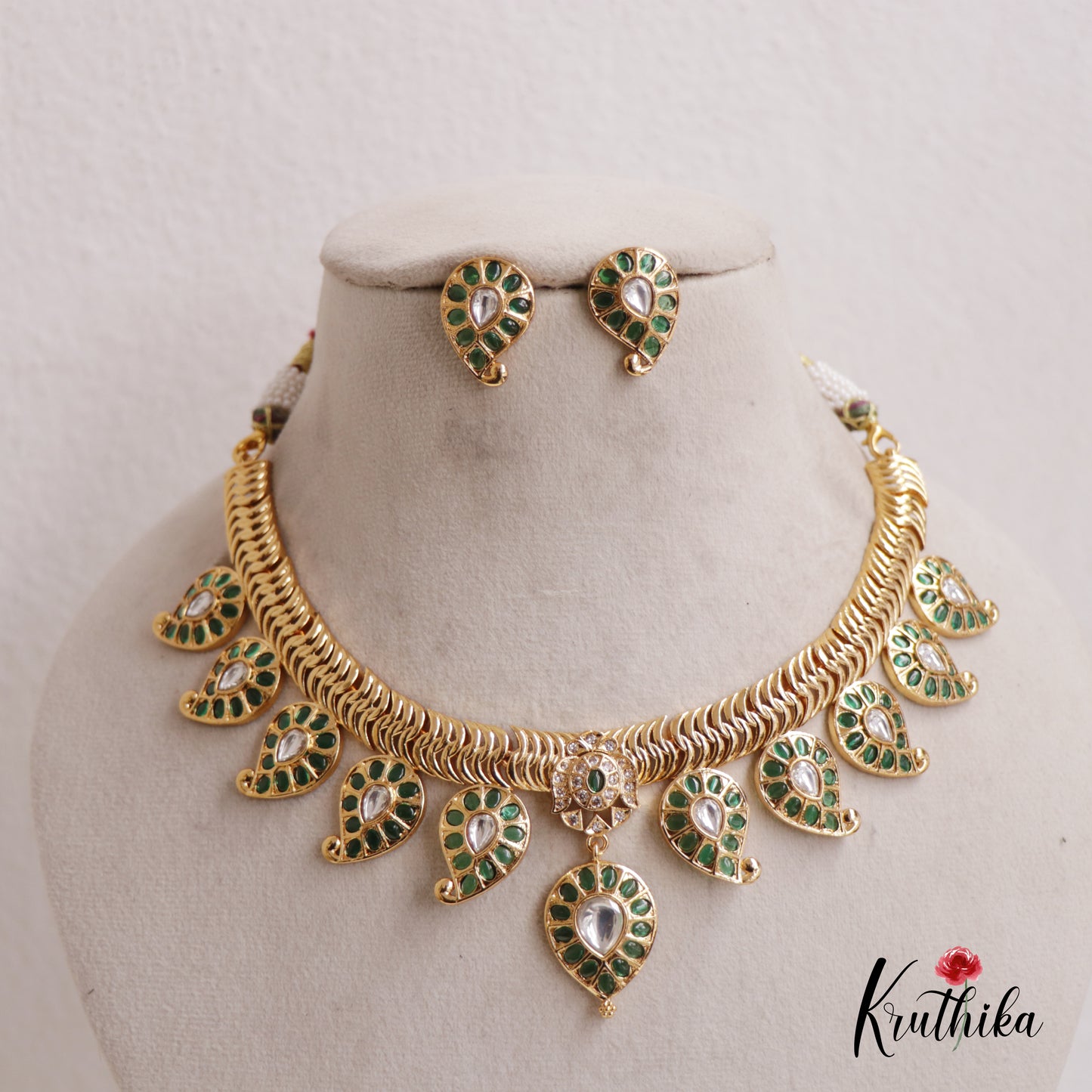 Regal Jalebi Pattern Jadau / Kemp Mango Necklace NC2584 (Available In 2 Colors)