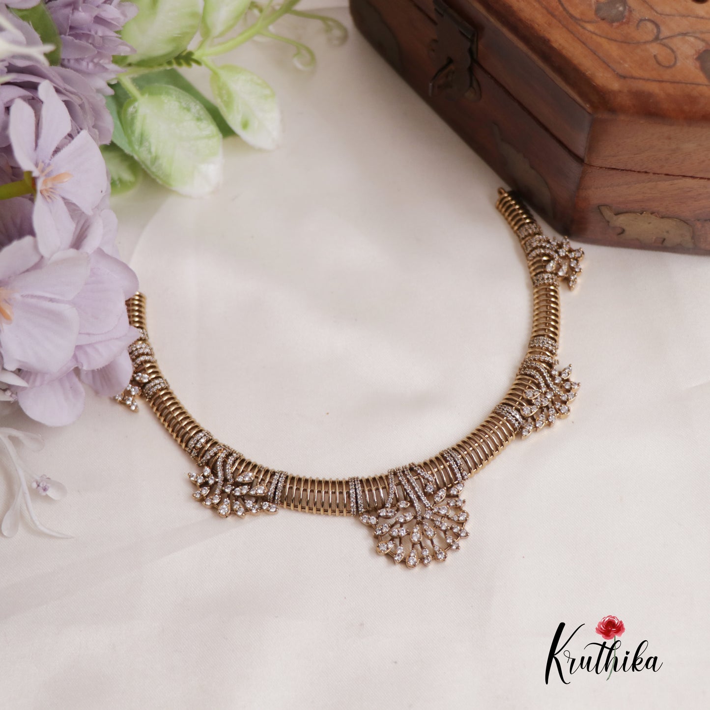 Stunning Victoria Sparkling Necklace NC2523