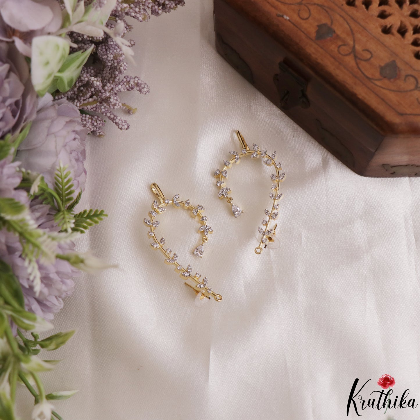 Sparkling Leaf Motifs Gold-Tone CZ Ear Cuff E1193