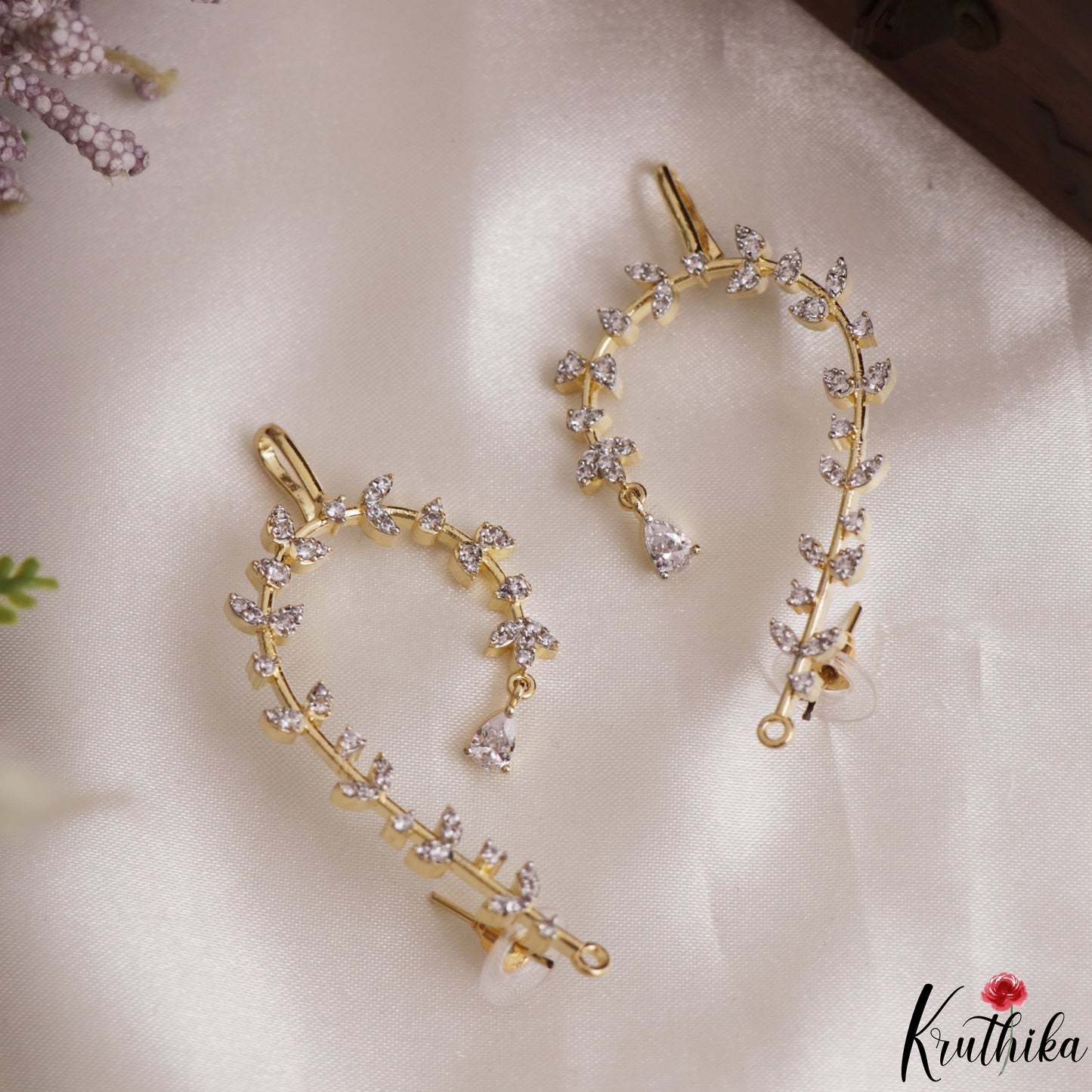 Sparkling Leaf Motifs Gold-Tone CZ Ear Cuff E1193