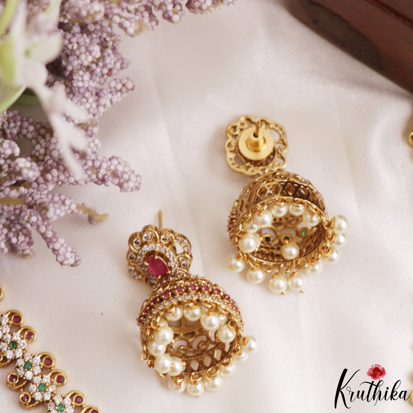 Sparkling Floral Motifs CZ Victorian Necklace With Pearl Drops NC3162