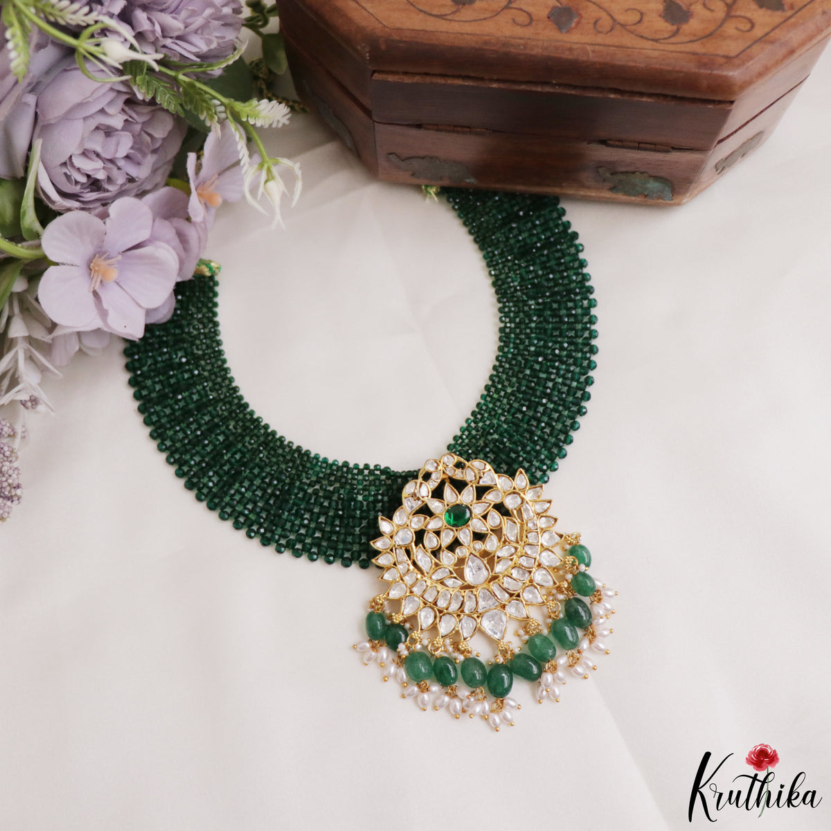 Elegant Kundan Pendant with Jali Chain Necklace NC3306