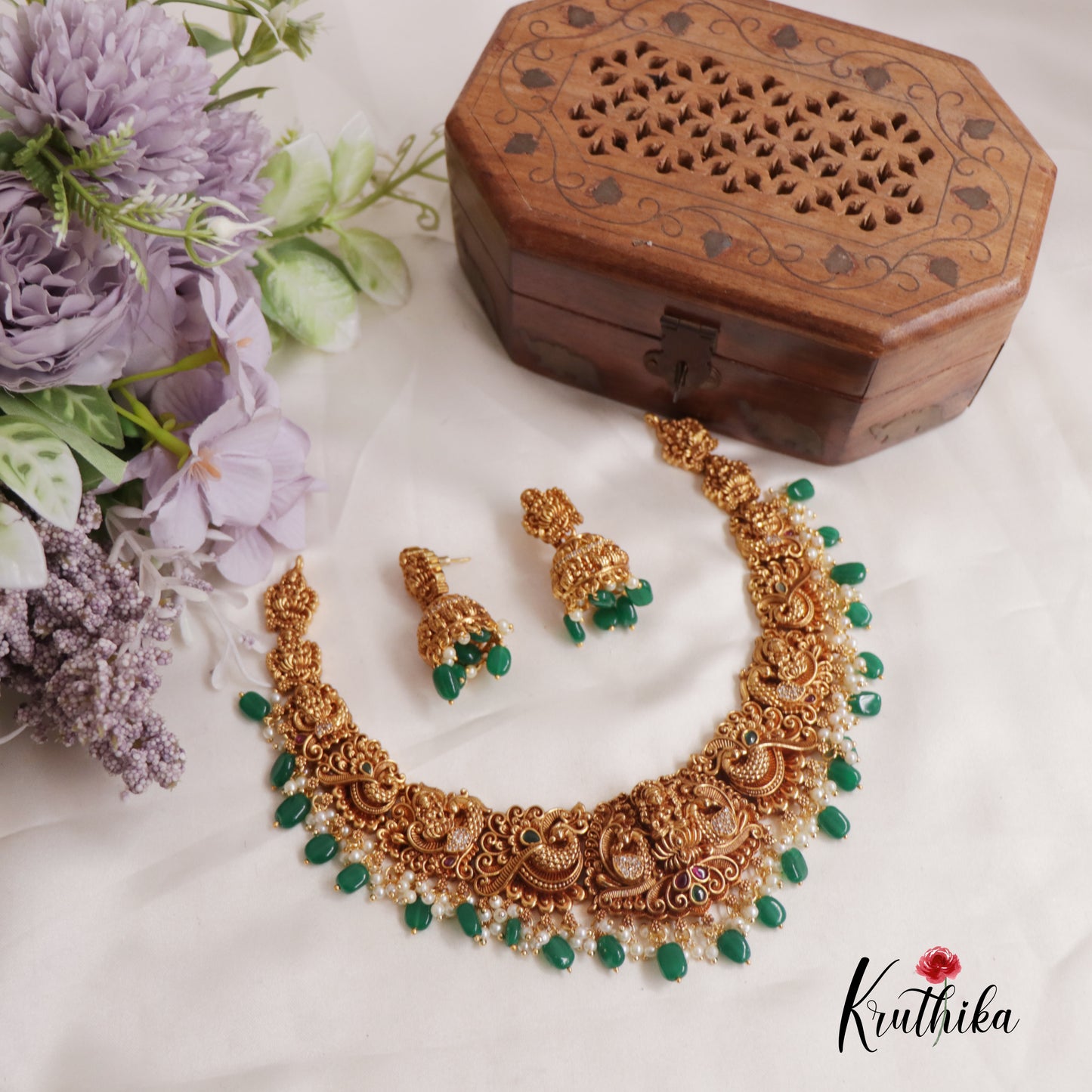 Classic Temple Jewellery Set with Green Drops NC2507