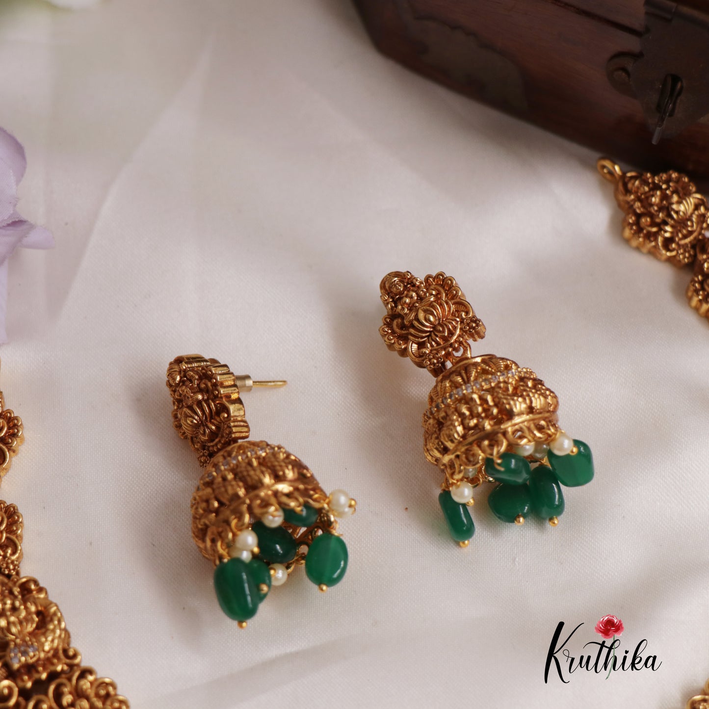 Classic Temple Jewellery Set with Green Drops NC2507