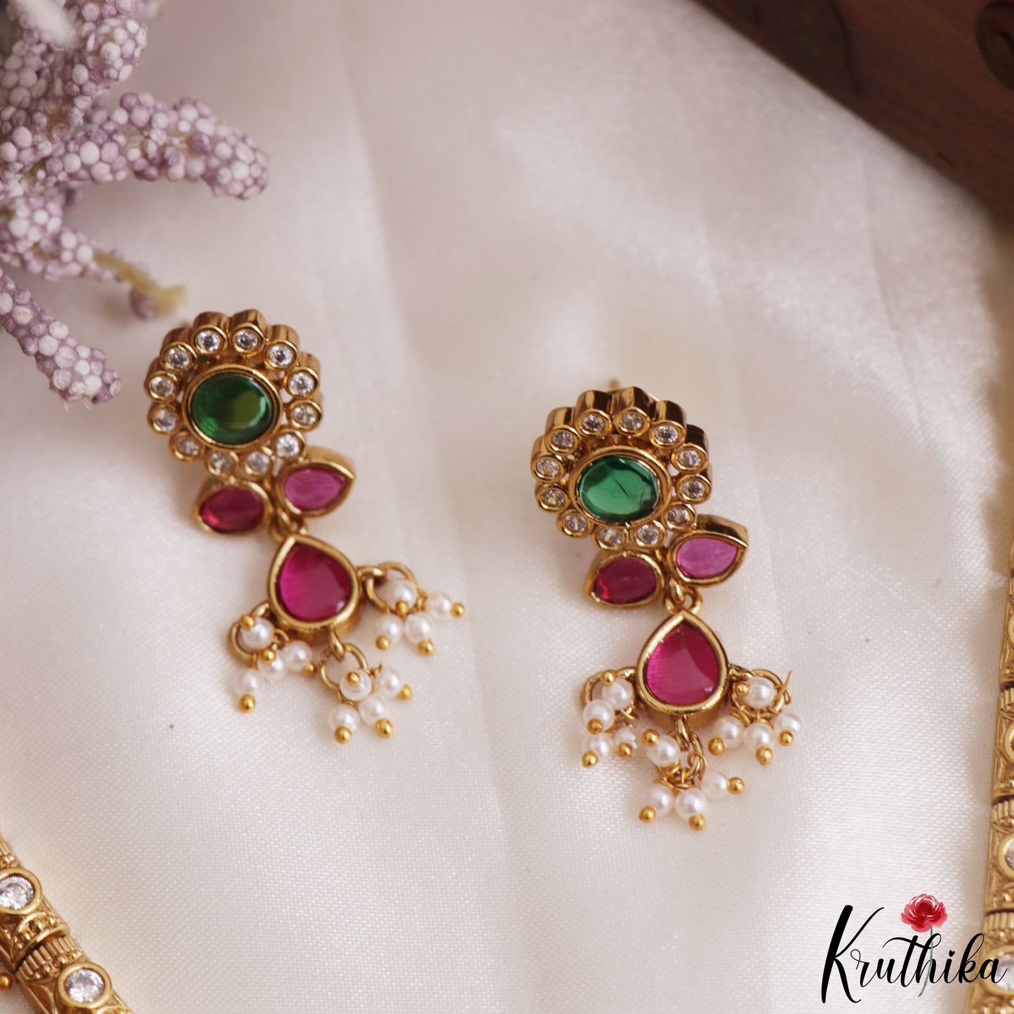 Trendy Floral Teardrop Motifs Kemp Choker With Pearl Drops NC3163