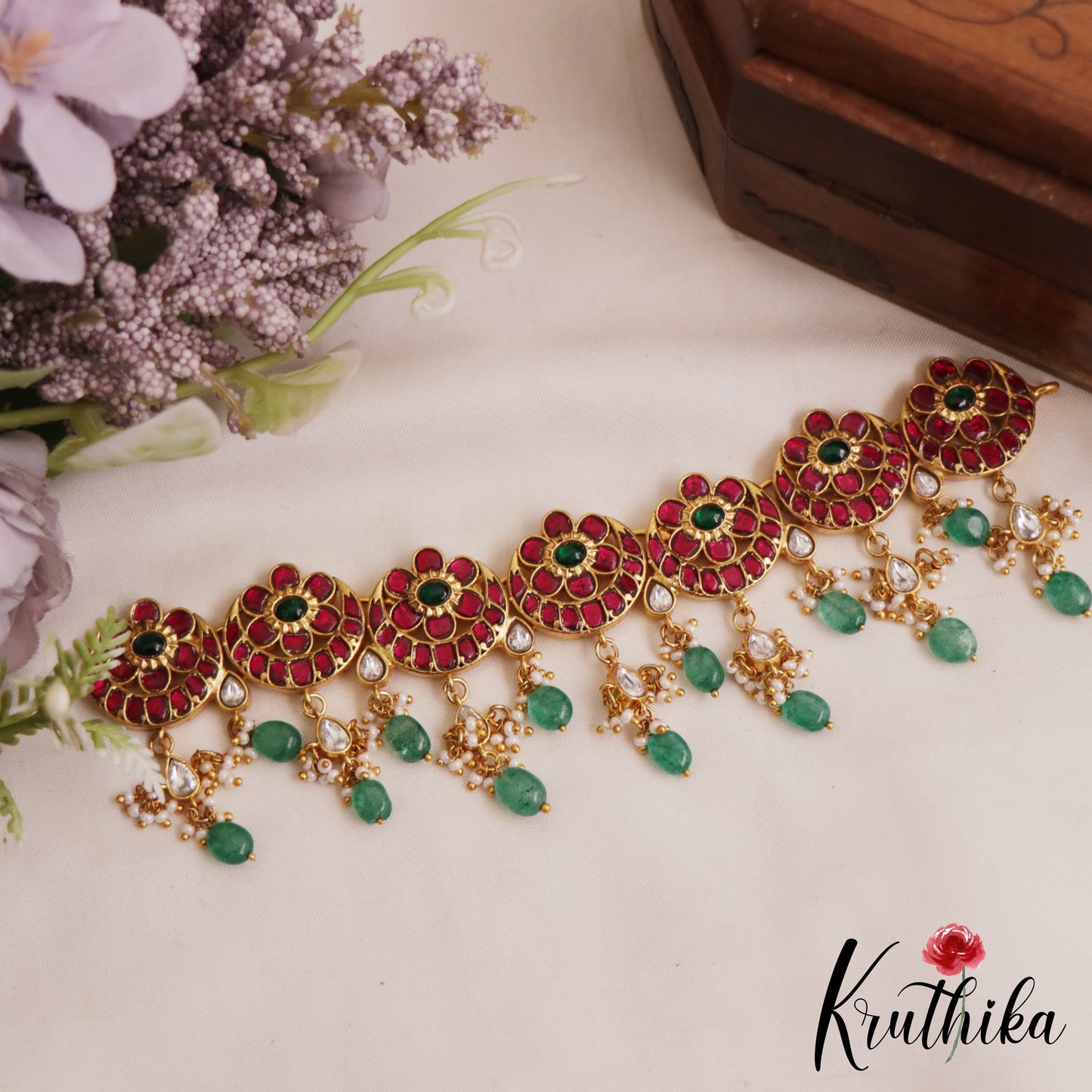 Gorgeous Floral Motifs Kemp Choker With Green Bead Drops NC2821