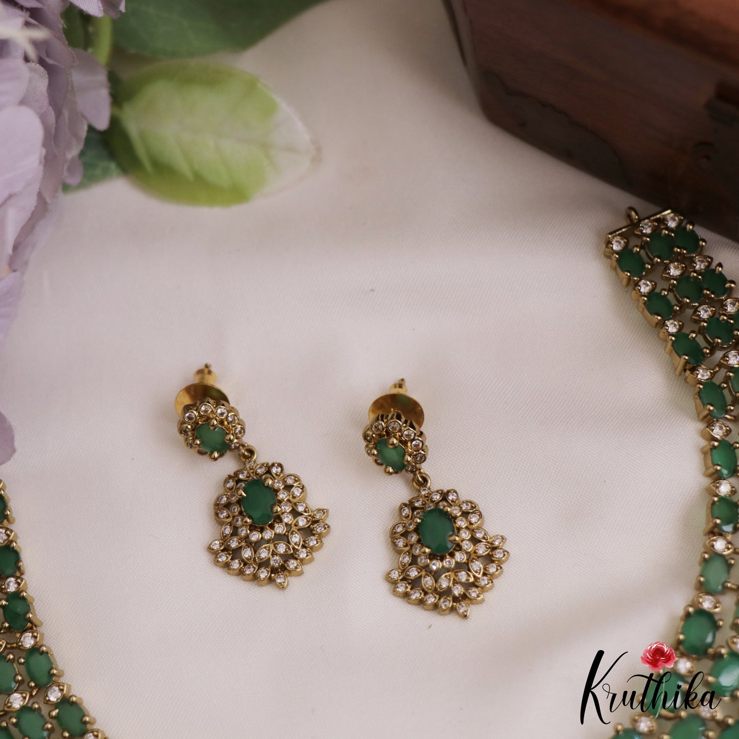 Sparkling AD Victorian Necklace NC2771 (Available In 5 Colors)