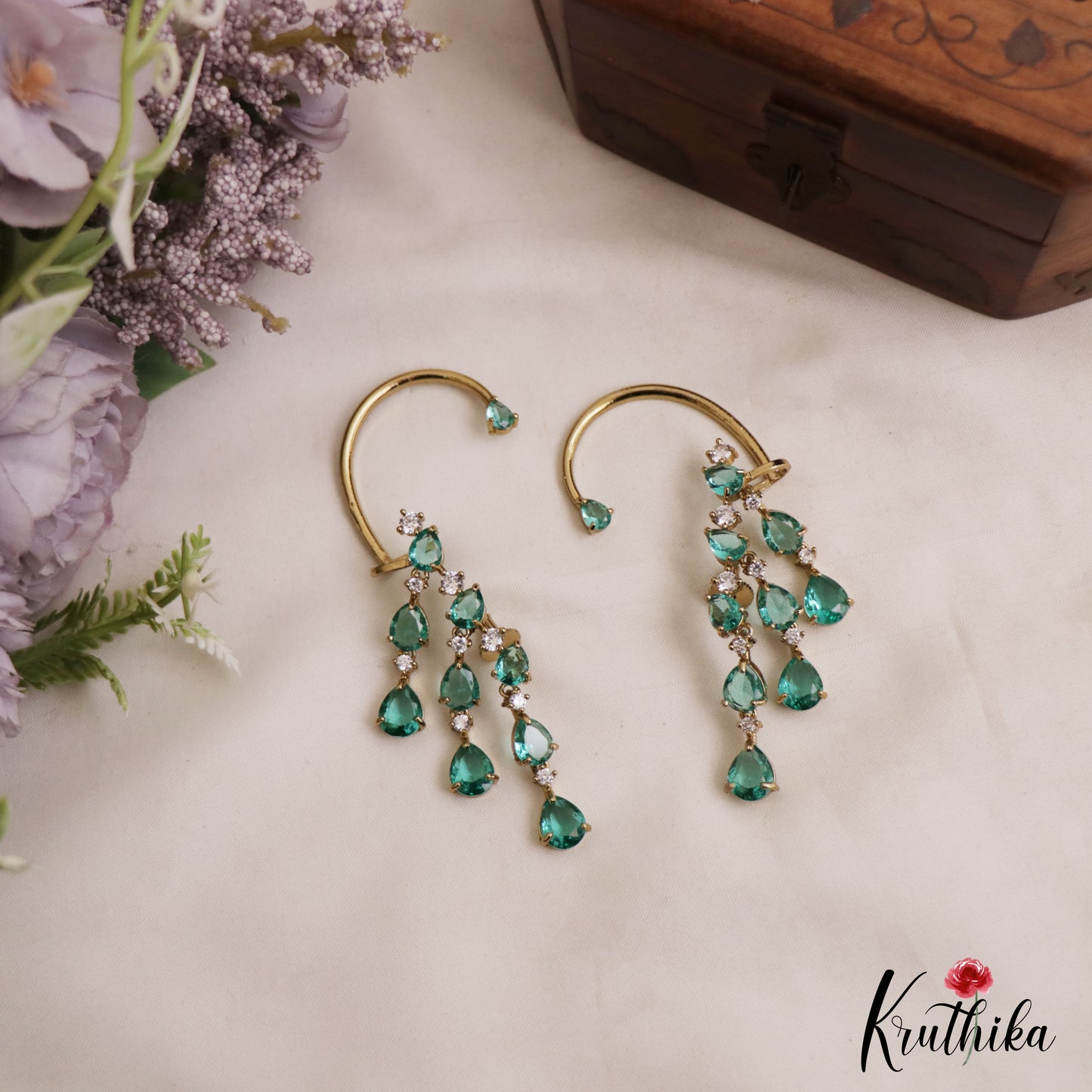 Trendy Teardrop Motifs CZ Sparkling Victorian Earcuff E1114 (Available In 2 Colors)