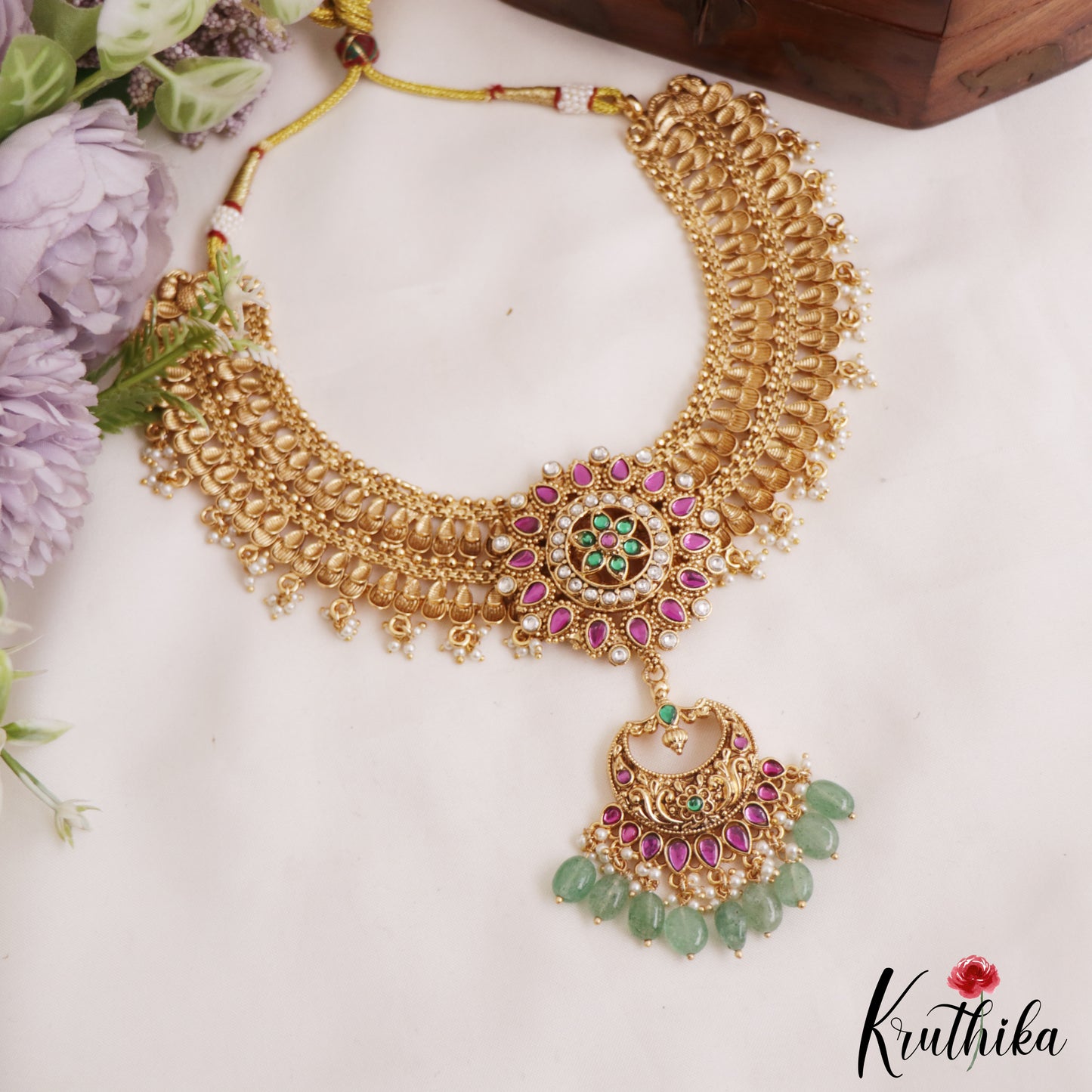 Stunning Antique Leaf Floral Motifs Necklace With Green Bead Drops NC2983